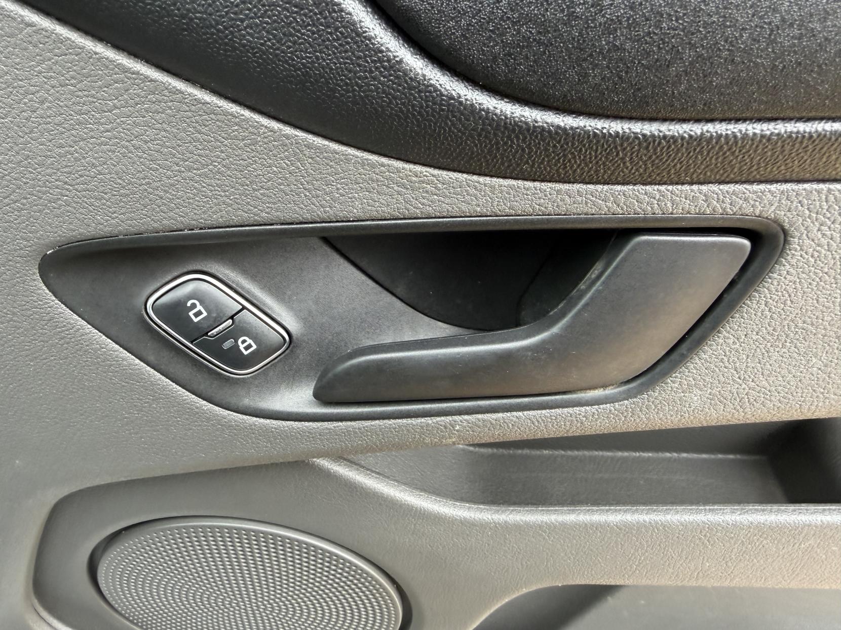 Ford Transit Custom 2.0 280 EcoBlue Leader Crew Van Double Cab 5dr Diesel Manual L1 H1 Euro 6 (s/s) (105 ps)