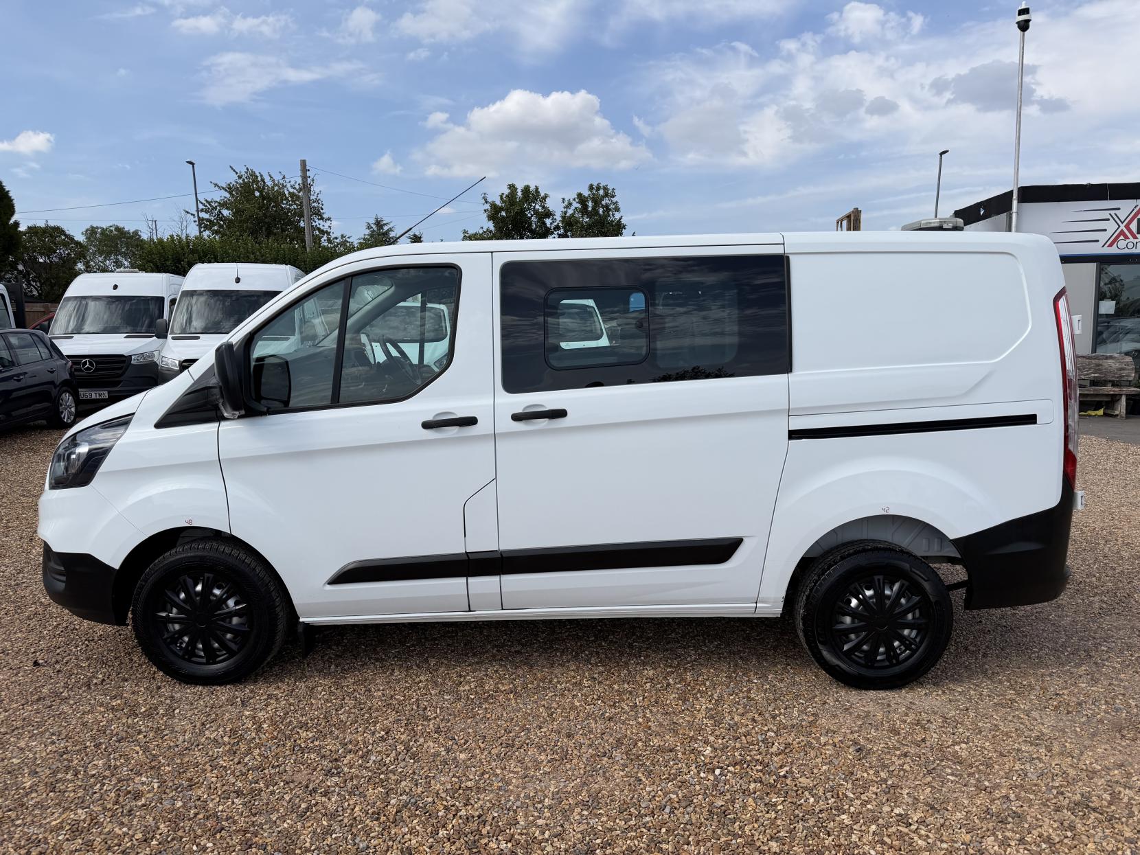 2021 Ford Transit Custom 2.0 280 EcoBlue Leader Crew Van Double Cab 5dr Diesel Manual L1 H1 Euro 6 (s/s) (105 ps) - Thumbnail 4