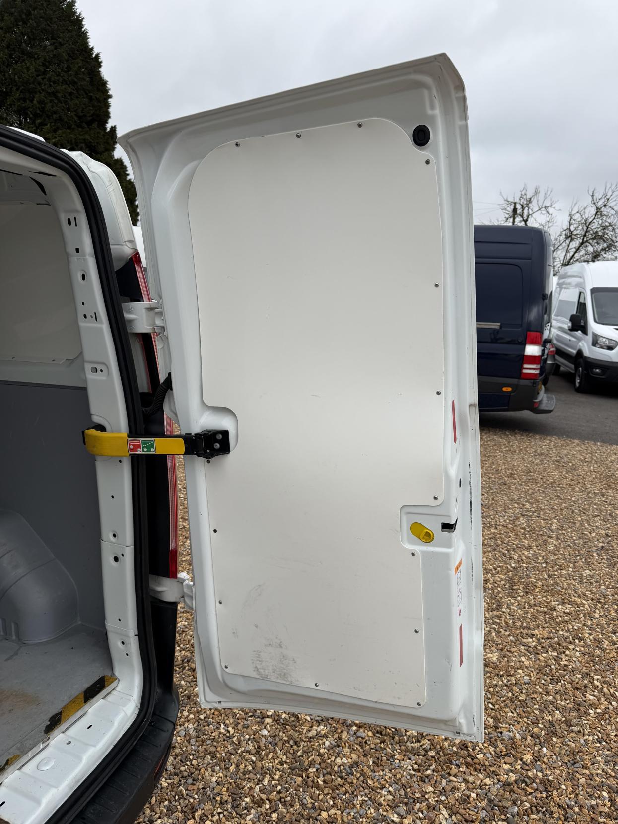 Ford Transit Custom 2.0 280 EcoBlue Leader Crew Van Double Cab 5dr Diesel Manual L1 H1 Euro 6 (s/s) (105 ps)