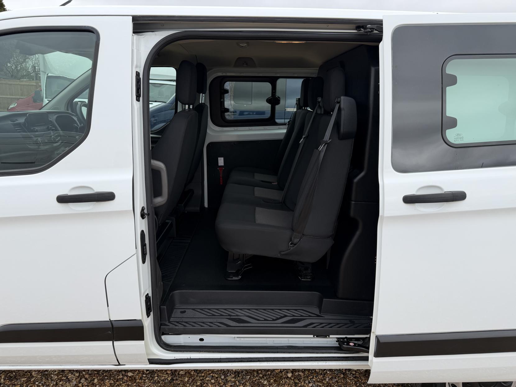 Ford Transit Custom 2.0 280 EcoBlue Leader Crew Van Double Cab 5dr Diesel Manual L1 H1 Euro 6 (s/s) (105 ps)
