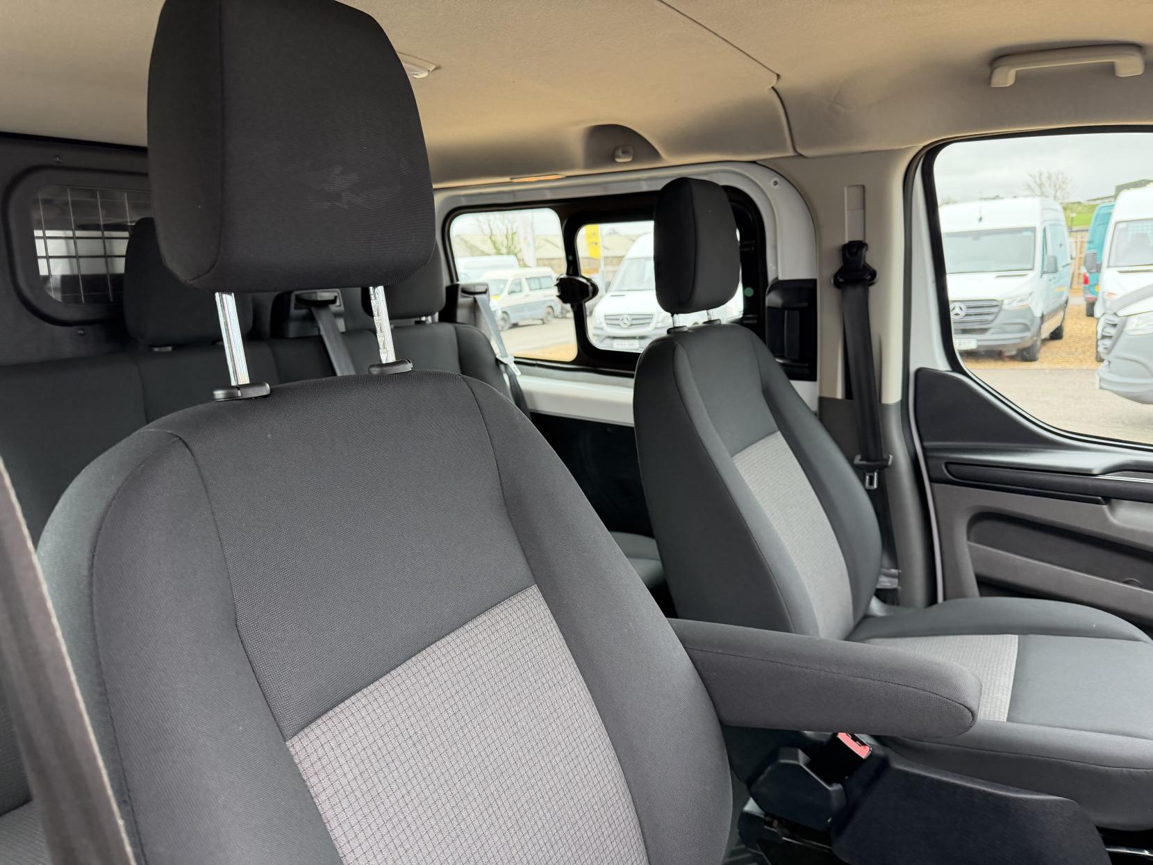 Ford Transit Custom 2.0 280 EcoBlue Leader Crew Van Double Cab 5dr Diesel Manual L1 H1 Euro 6 (s/s) (105 ps)