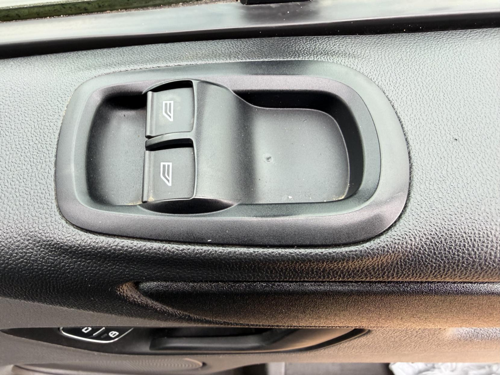 Ford Transit Custom 2.0 280 EcoBlue Leader Crew Van Double Cab 5dr Diesel Manual L1 H1 Euro 6 (s/s) (105 ps)