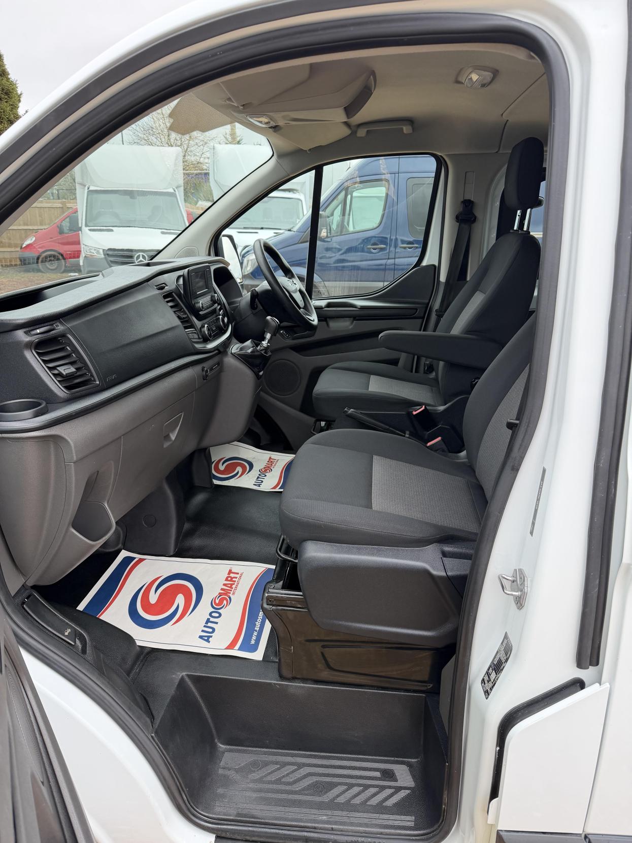 Ford Transit Custom 2.0 280 EcoBlue Leader Crew Van Double Cab 5dr Diesel Manual L1 H1 Euro 6 (s/s) (105 ps)