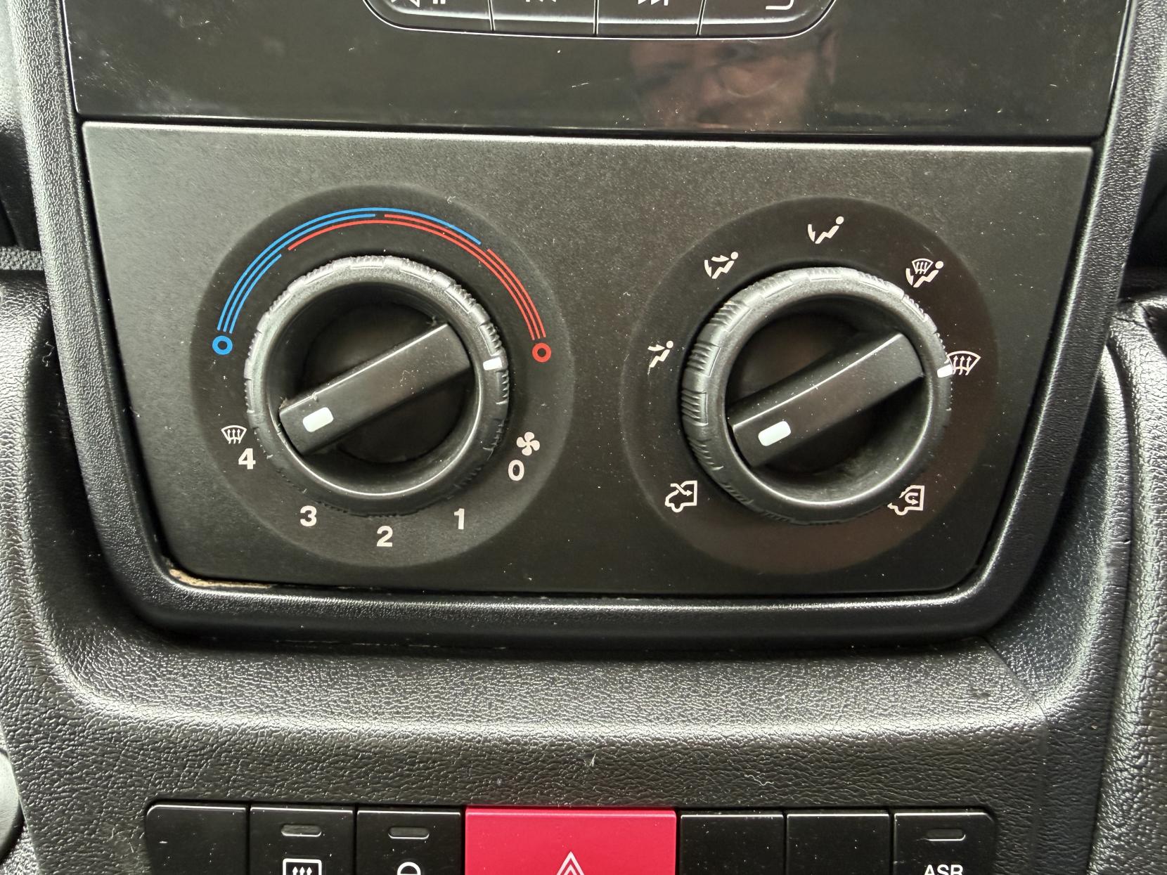 Citroen Relay 2.2 HDi 35 Chassis Cab 2dr Diesel Manual L2 Euro 5 (130 ps)