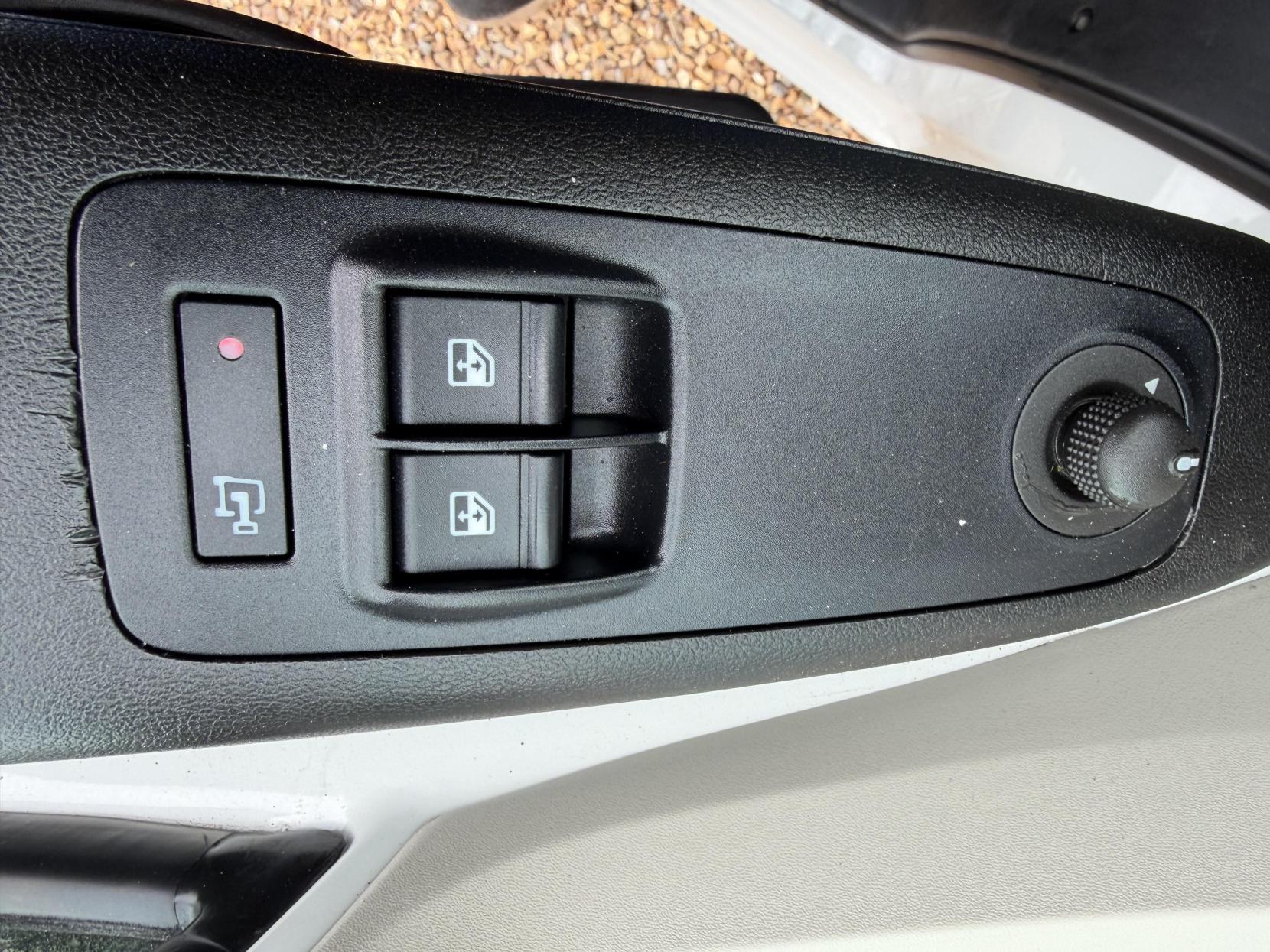 Citroen Relay 2.2 HDi 35 Chassis Cab 2dr Diesel Manual L2 Euro 5 (130 ps)