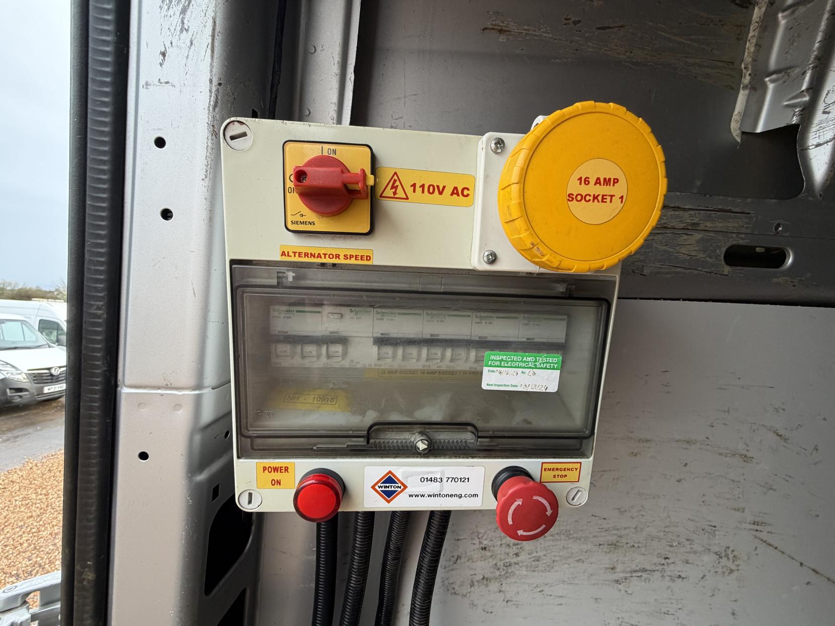 Mercedes-Benz Sprinter 2.1 313 CDi BlueEFFICIENCY Panel Van 4dr Diesel Manual RWD L1 H3 (211 g/km, 129 bhp)