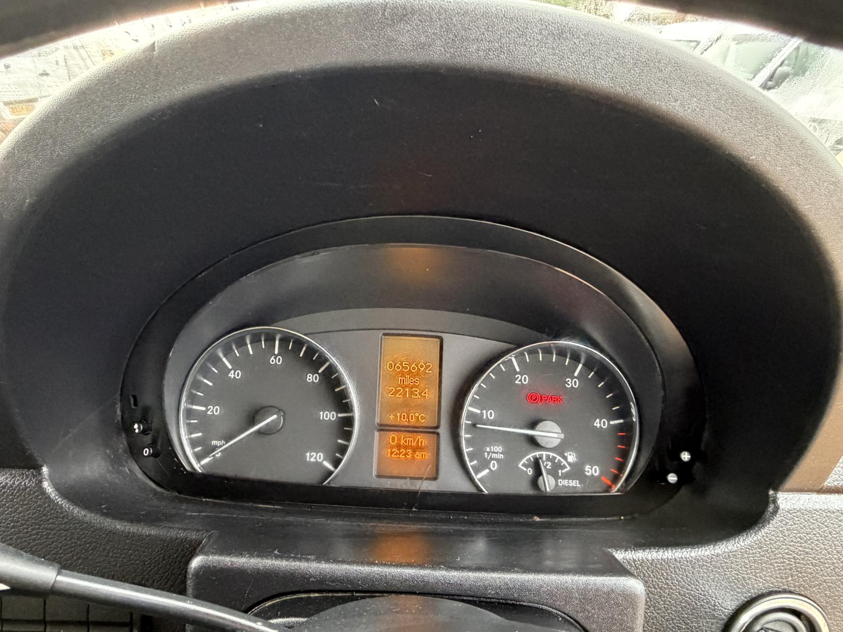 Mercedes-Benz Sprinter 2.1 313 CDi BlueEFFICIENCY Panel Van 4dr Diesel Manual RWD L1 H3 (211 g/km, 129 bhp)