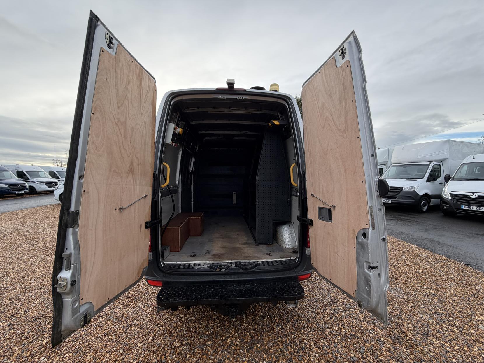 Mercedes-Benz Sprinter 2.1 313 CDi BlueEFFICIENCY Panel Van 4dr Diesel Manual RWD L1 H3 (211 g/km, 129 bhp)