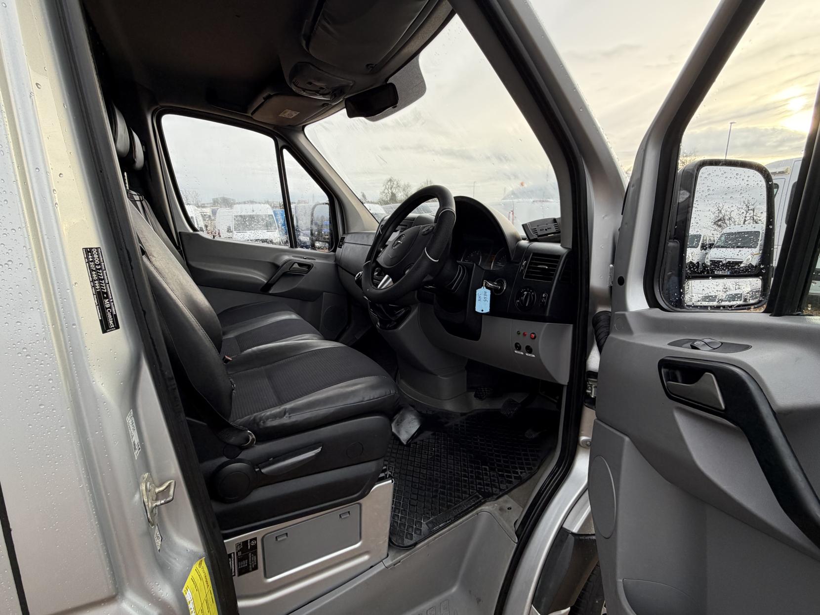 Mercedes-Benz Sprinter 2.1 313 CDi BlueEFFICIENCY Panel Van 4dr Diesel Manual RWD L1 H3 (211 g/km, 129 bhp)