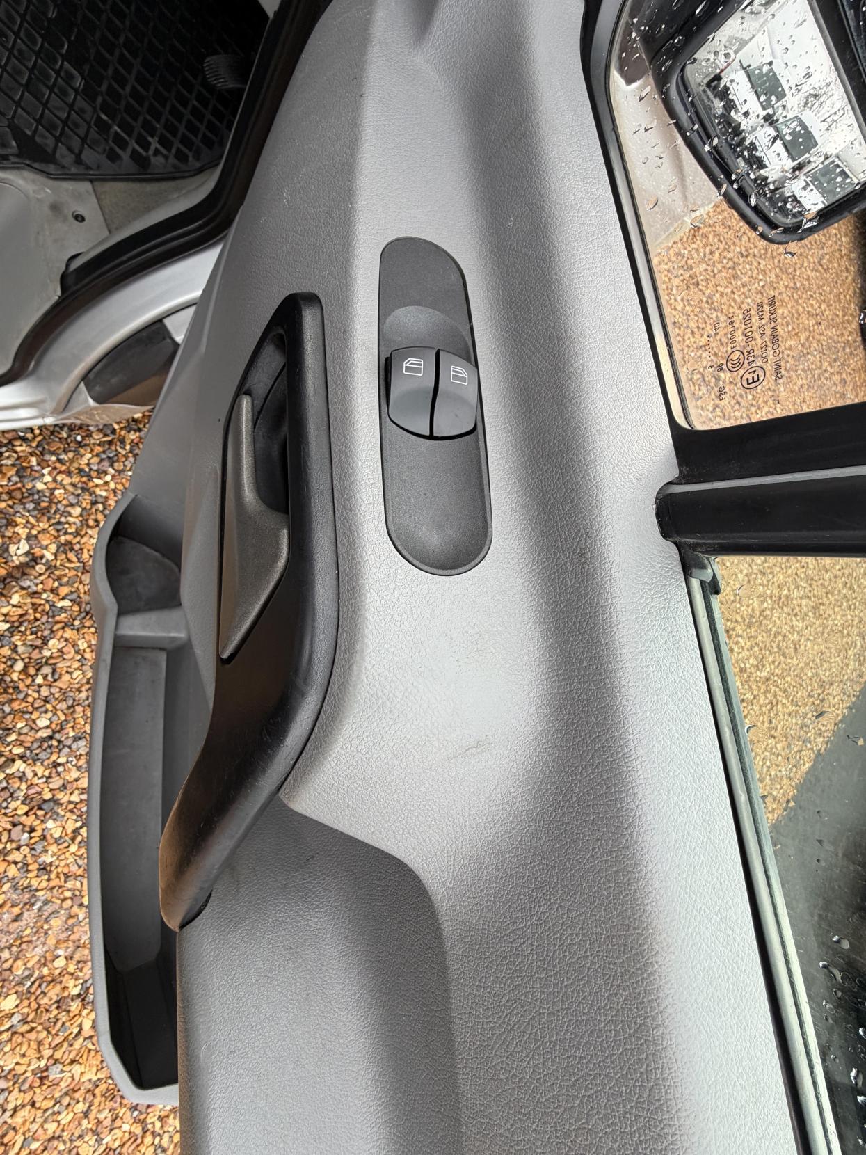 Mercedes-Benz Sprinter 2.1 313 CDi BlueEFFICIENCY Panel Van 4dr Diesel Manual RWD L1 H3 (211 g/km, 129 bhp)