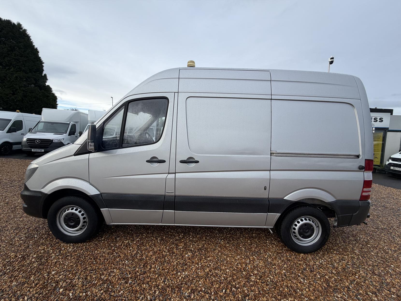Mercedes-Benz Sprinter 2.1 313 CDi BlueEFFICIENCY Panel Van 4dr Diesel Manual RWD L1 H3 (211 g/km, 129 bhp)