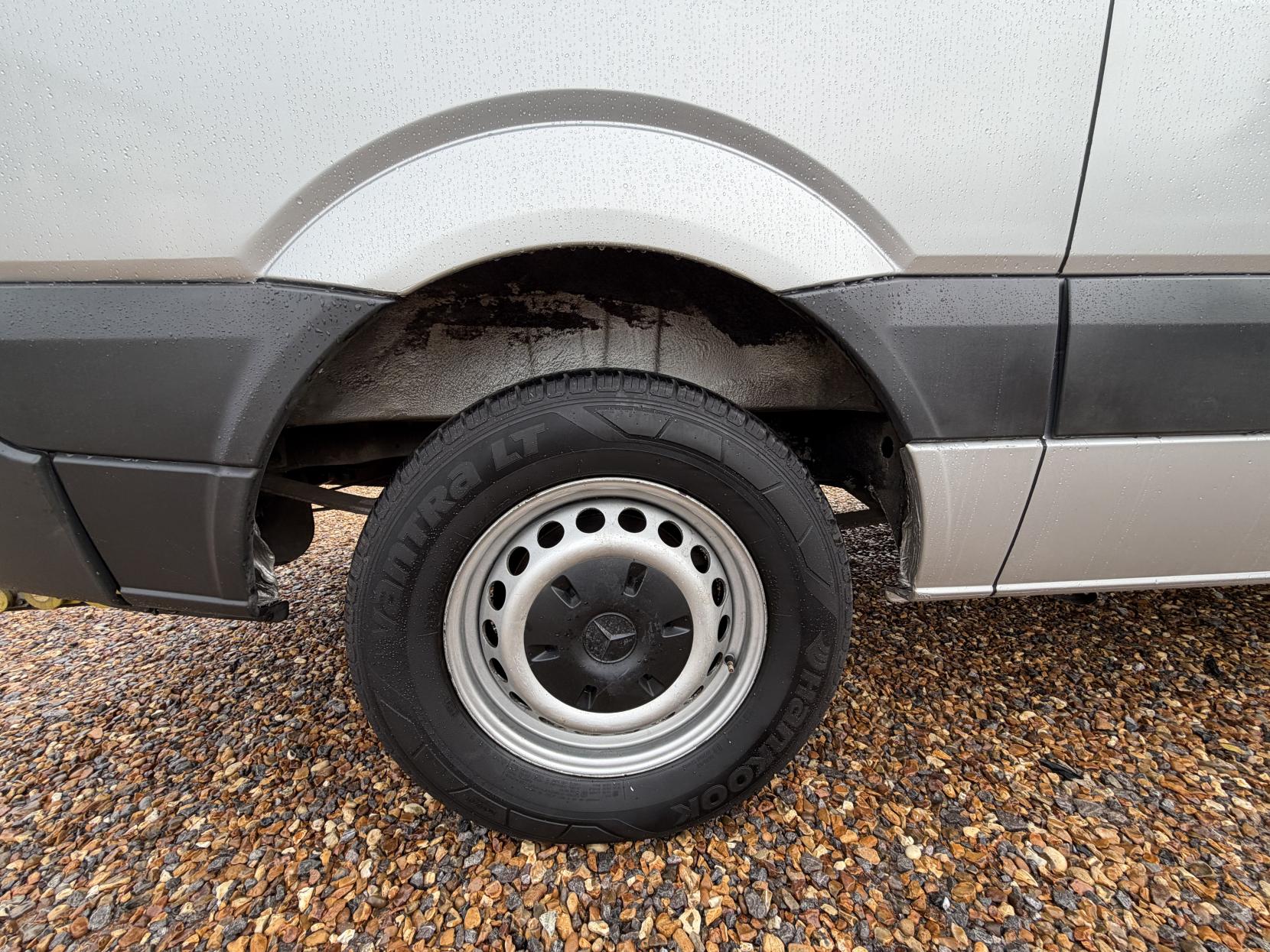 Mercedes-Benz Sprinter 2.1 313 CDi BlueEFFICIENCY Panel Van 4dr Diesel Manual RWD L1 H3 (211 g/km, 129 bhp)