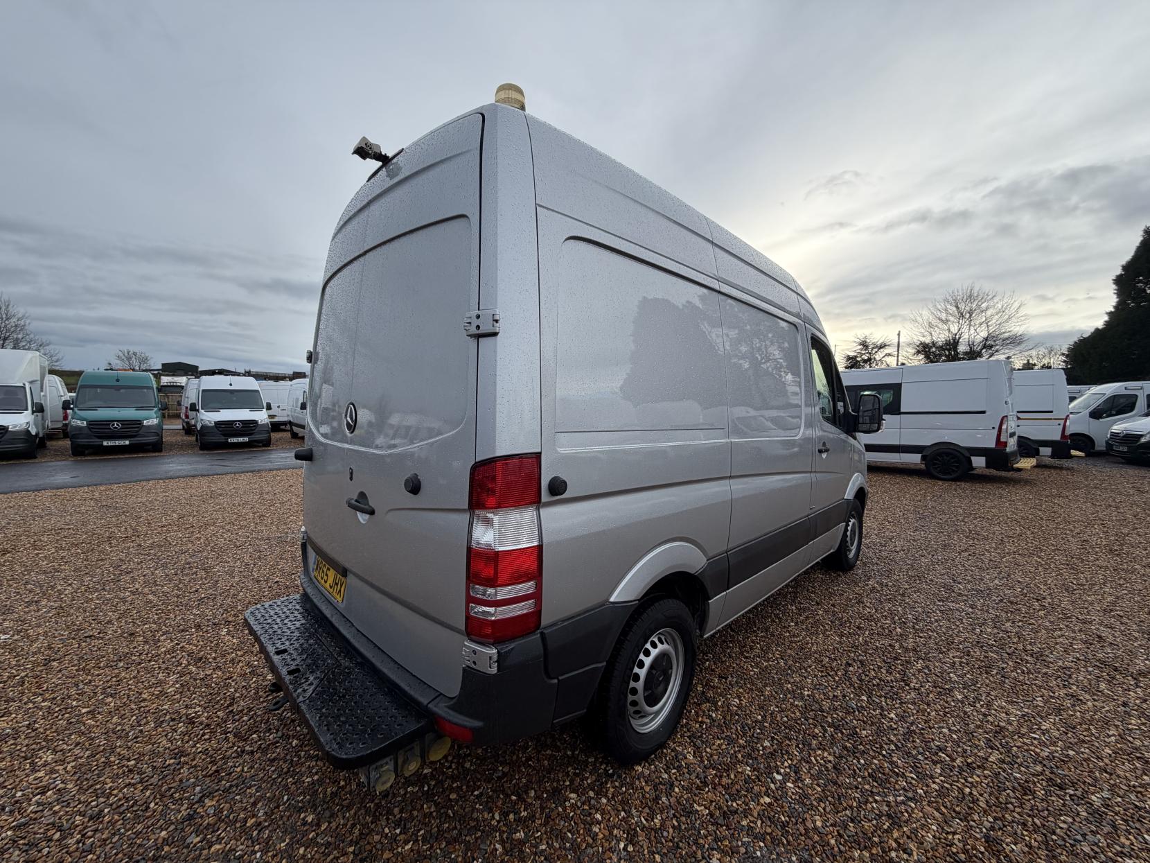 Mercedes-Benz Sprinter 2.1 313 CDi BlueEFFICIENCY Panel Van 4dr Diesel Manual RWD L1 H3 (211 g/km, 129 bhp)