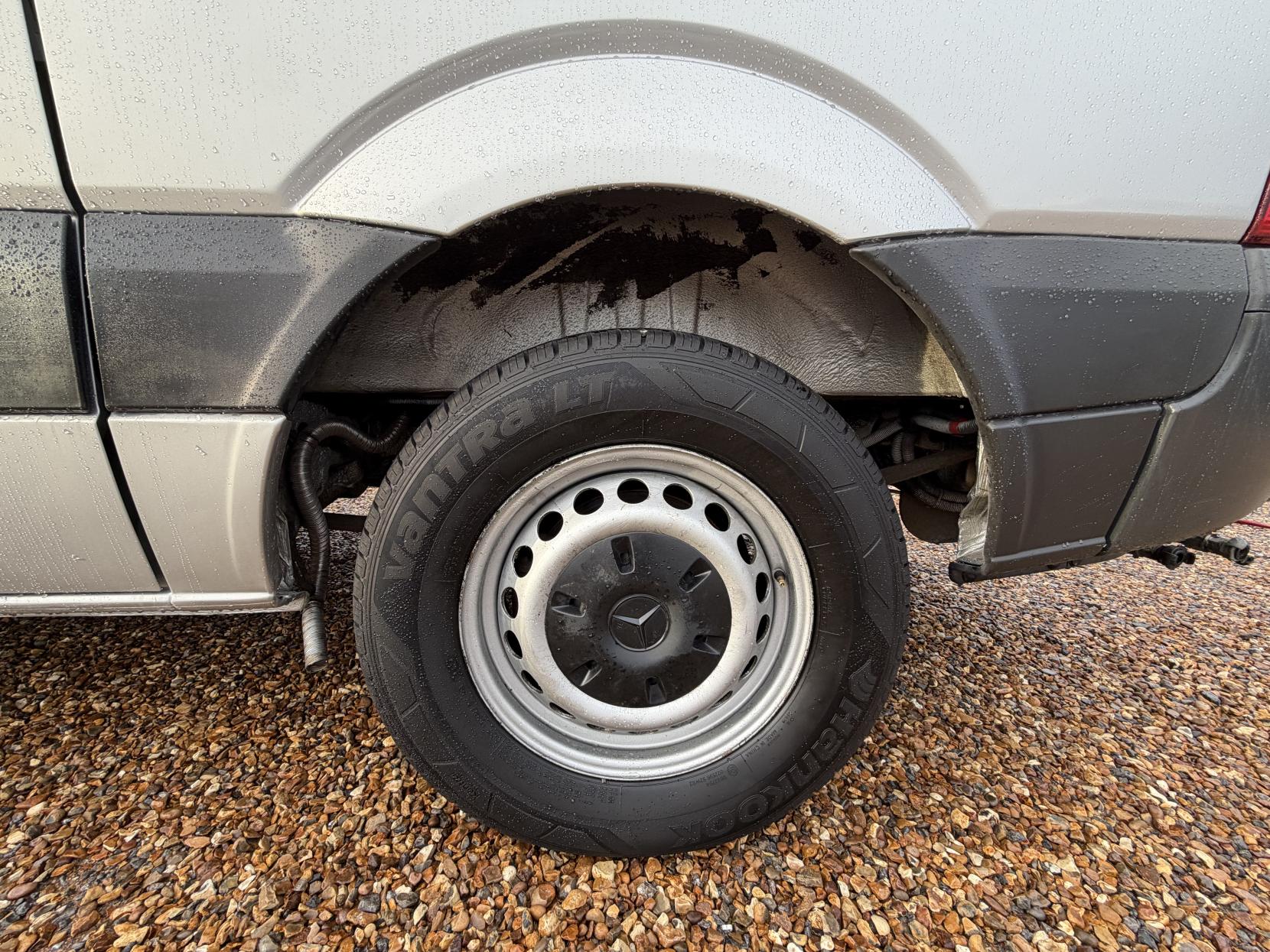 Mercedes-Benz Sprinter 2.1 313 CDi BlueEFFICIENCY Panel Van 4dr Diesel Manual RWD L1 H3 (211 g/km, 129 bhp)