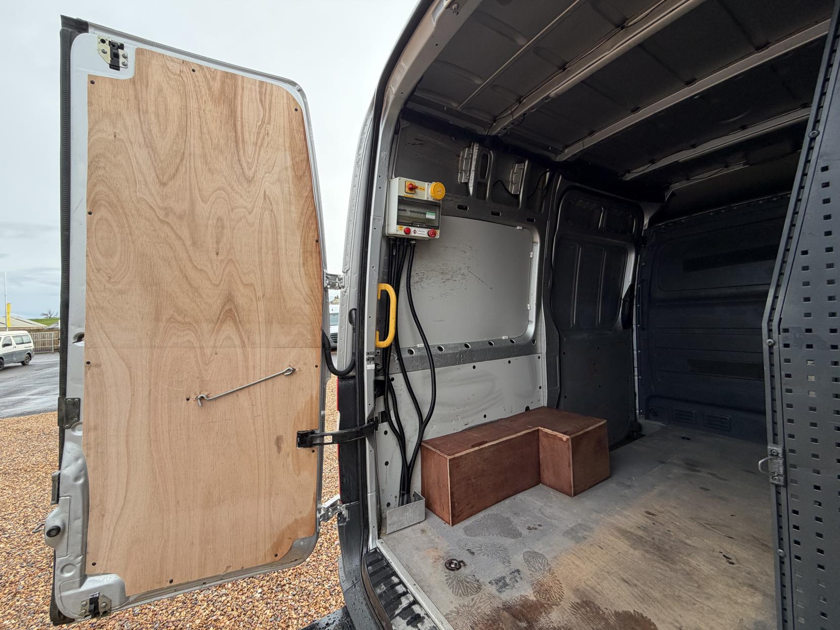 Mercedes-Benz Sprinter 2.1 313 CDi BlueEFFICIENCY Panel Van 4dr Diesel Manual RWD L1 H3 (211 g/km, 129 bhp)