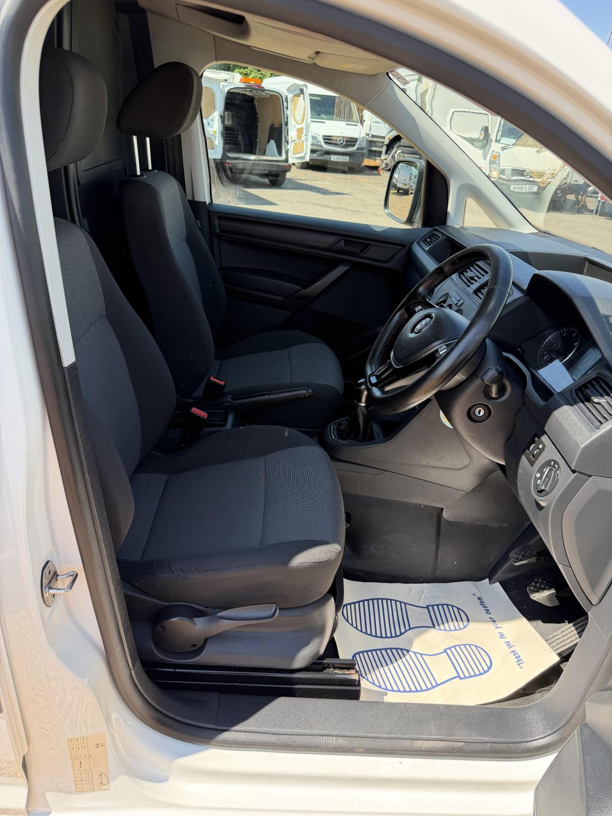 2019 Volkswagen Caddy Maxi 2.0 TDI C20 Startline Panel Van 6dr Diesel Manual LWB Euro 6 (s/s) (102 ps) - Thumbnail 16