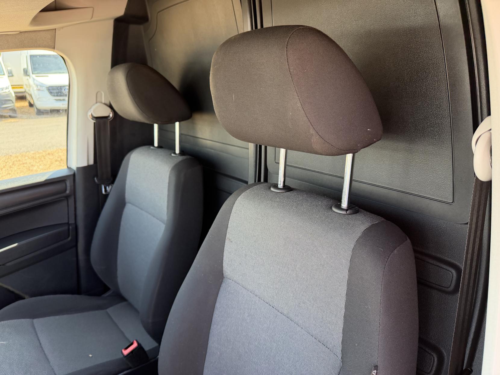 2019 Volkswagen Caddy Maxi 2.0 TDI C20 Startline Panel Van 6dr Diesel Manual LWB Euro 6 (s/s) (102 ps) - Thumbnail 15