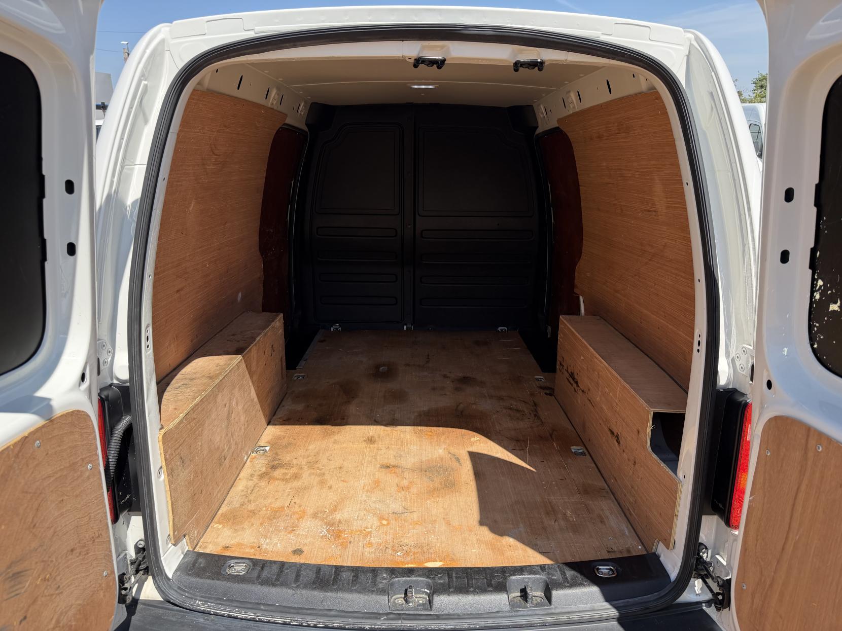 2019 Volkswagen Caddy Maxi 2.0 TDI C20 Startline Panel Van 6dr Diesel Manual LWB Euro 6 (s/s) (102 ps) - Thumbnail 3