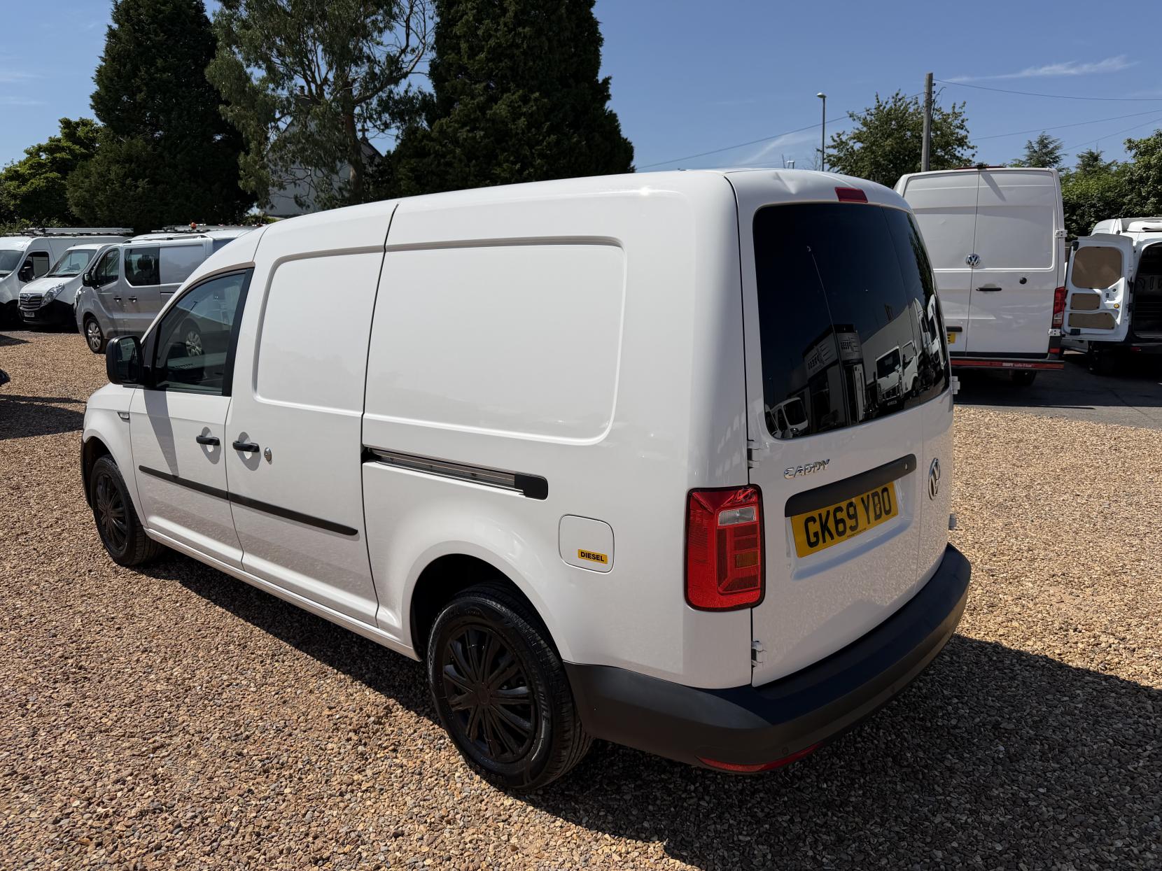 2019 Volkswagen Caddy Maxi 2.0 TDI C20 Startline Panel Van 6dr Diesel Manual LWB Euro 6 (s/s) (102 ps) - Thumbnail 9