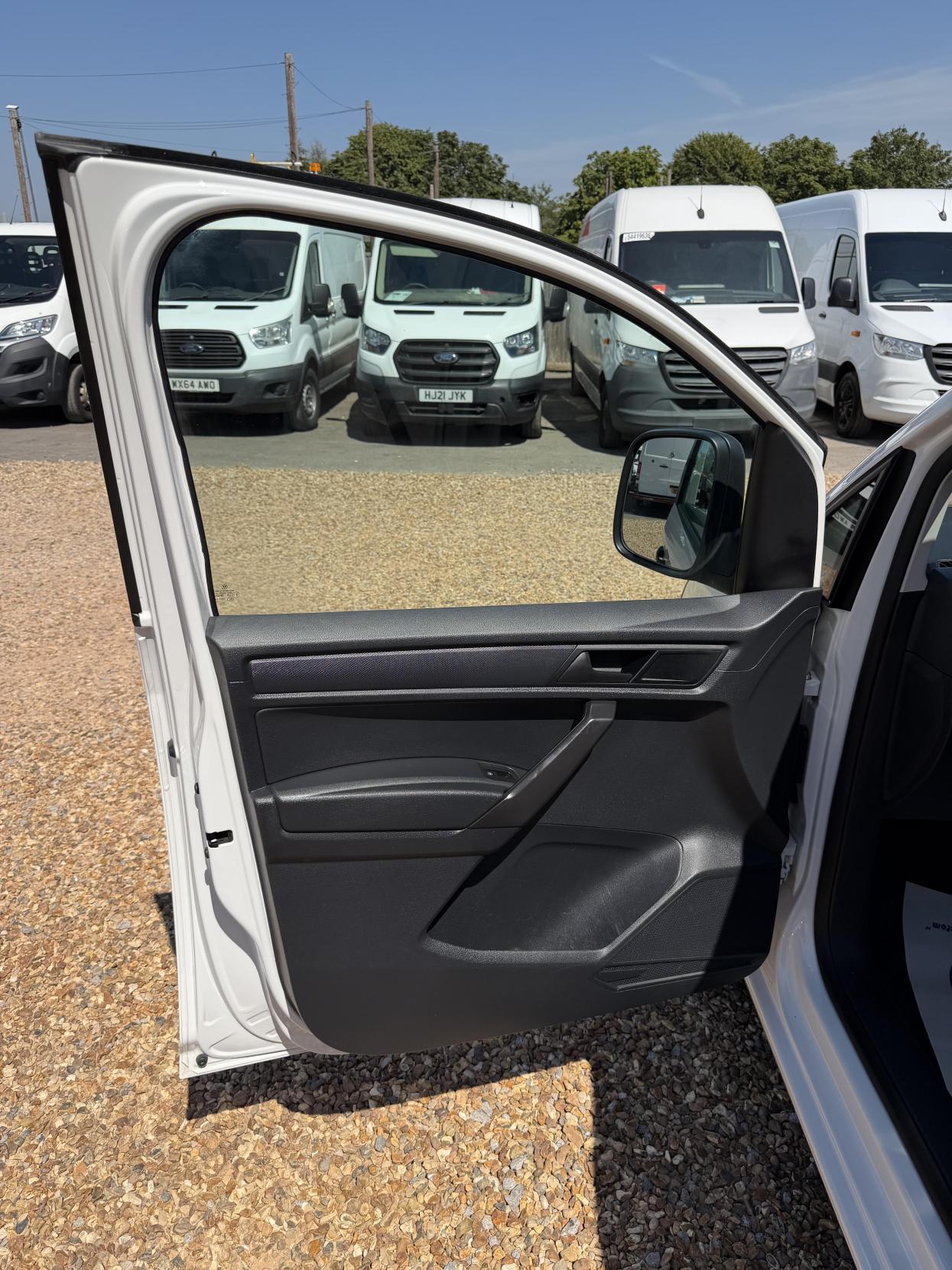 2019 Volkswagen Caddy Maxi 2.0 TDI C20 Startline Panel Van 6dr Diesel Manual LWB Euro 6 (s/s) (102 ps) - Thumbnail 18