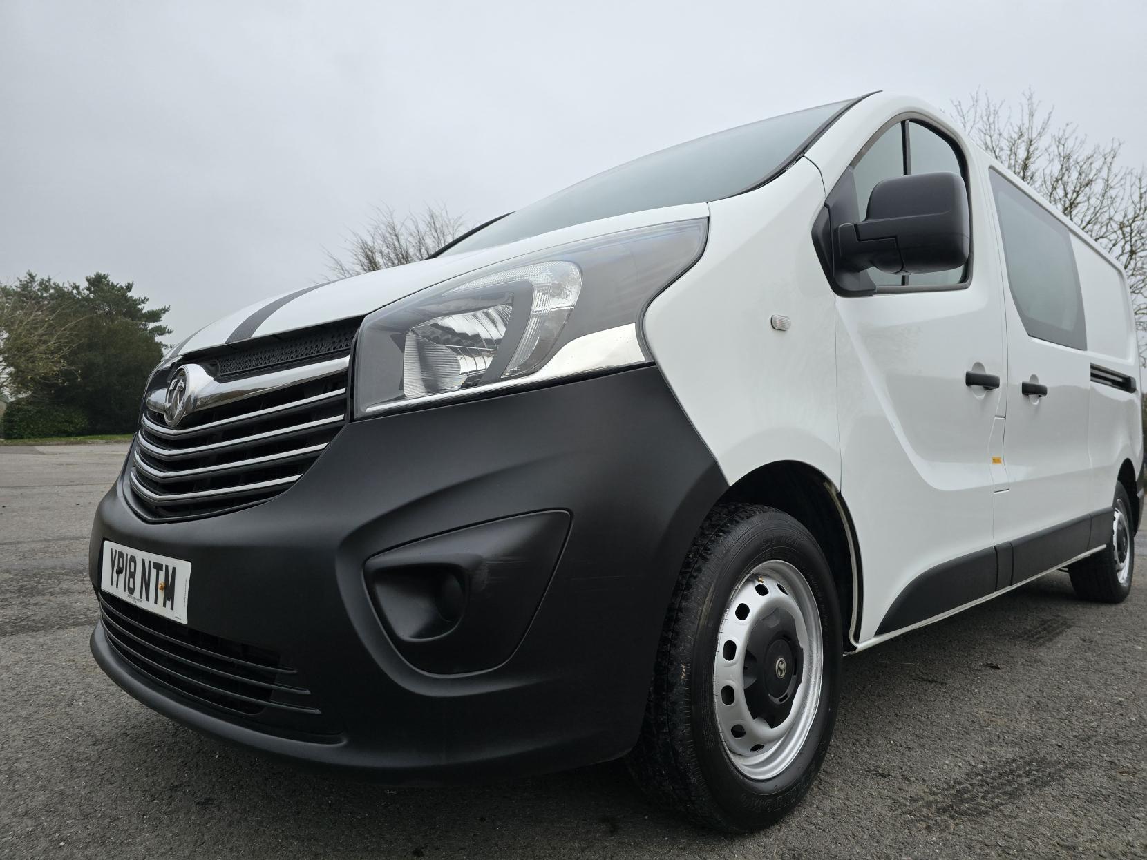 Vauxhall Vivaro 1.6 CDTi 2900 Crew Van Double Cab 5dr Diesel Manual L2 H1 Euro 6 (6 Seat) (120 ps)