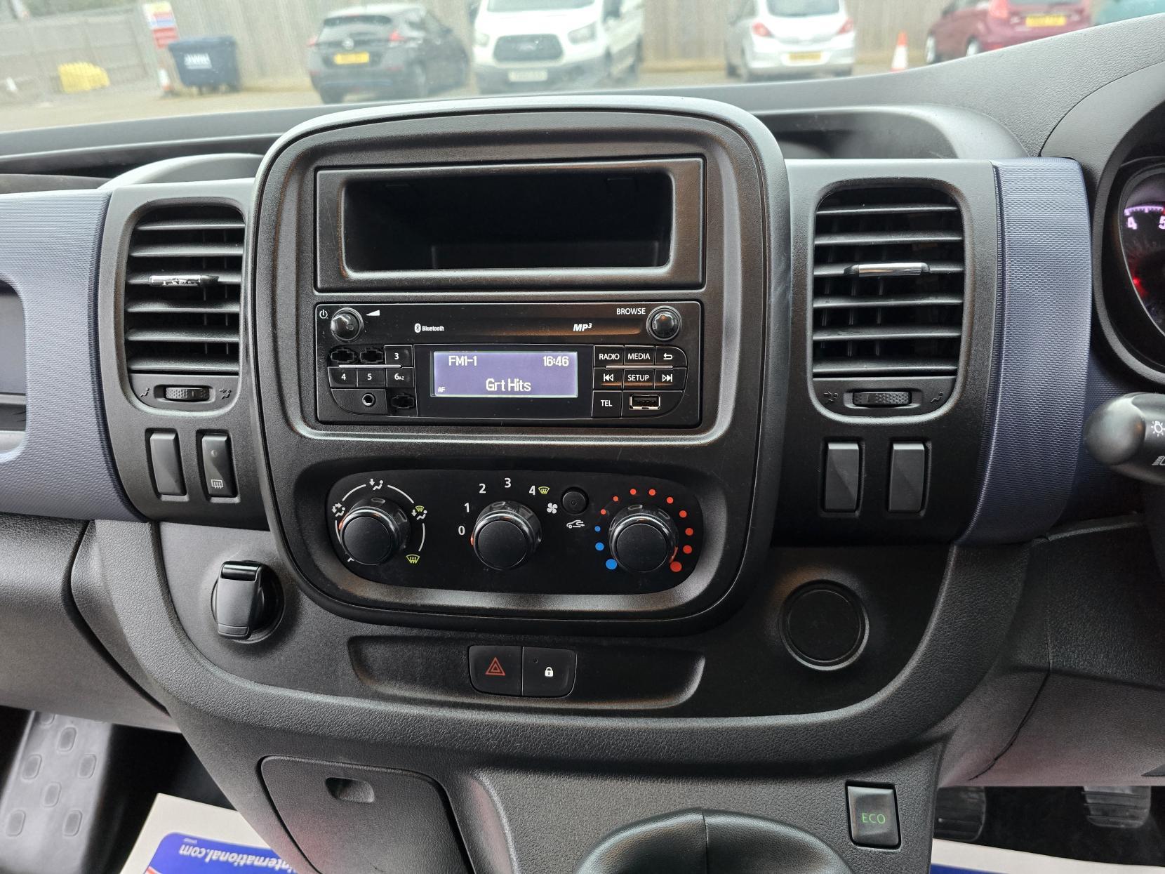 Vauxhall Vivaro 1.6 CDTi 2900 Crew Van Double Cab 5dr Diesel Manual L2 H1 Euro 6 (6 Seat) (120 ps)