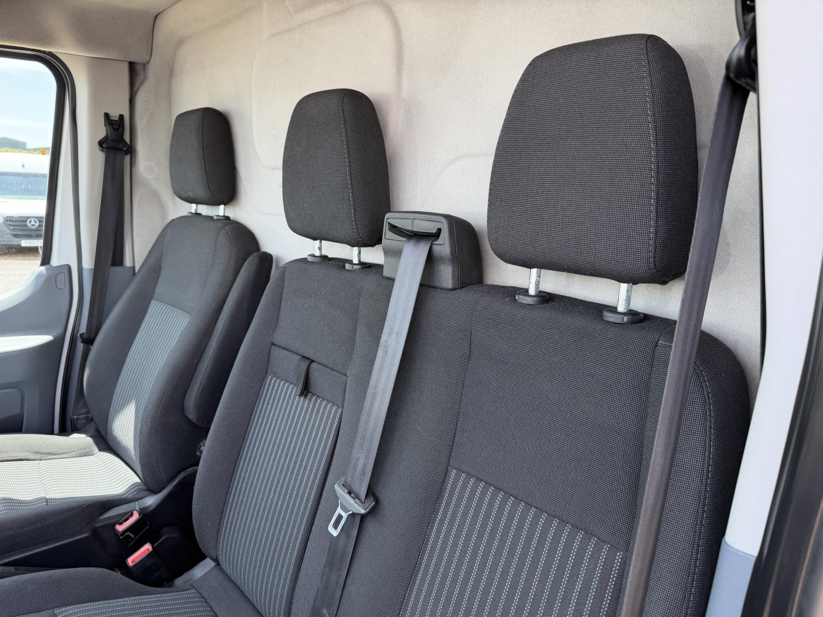2015 Ford Transit 2.2 TDCi 350 Trend Panel Van 5dr Diesel Manual RWD L3 H2 Euro 5 (125 ps) - Thumbnail 21