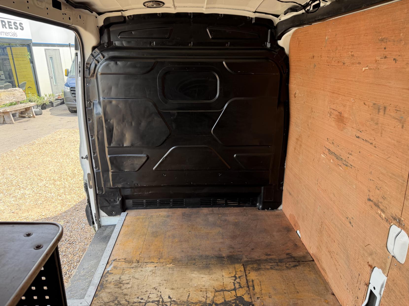 2015 Ford Transit 2.2 TDCi 350 Trend Panel Van 5dr Diesel Manual RWD L3 H2 Euro 5 (125 ps) - Thumbnail 22