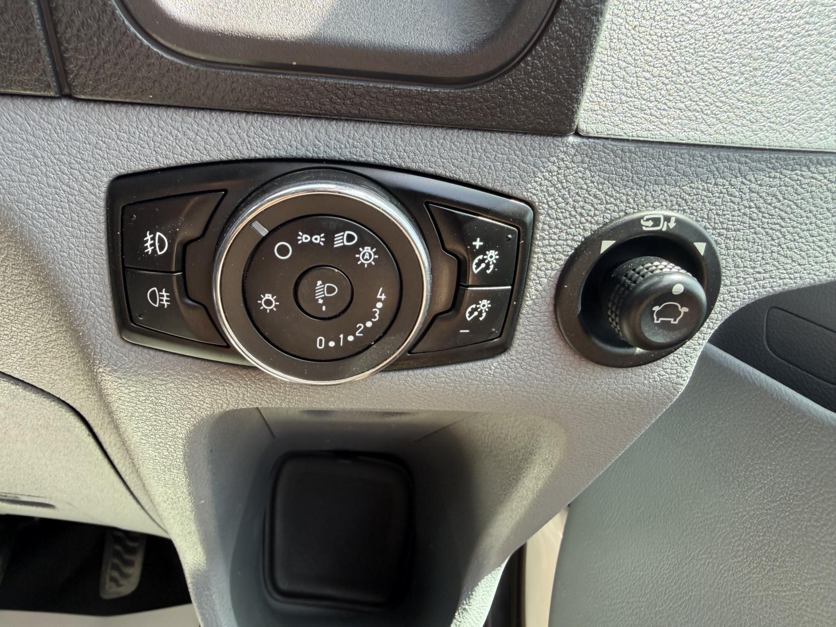 2015 Ford Transit 2.2 TDCi 350 Trend Panel Van 5dr Diesel Manual RWD L3 H2 Euro 5 (125 ps) - Thumbnail 36