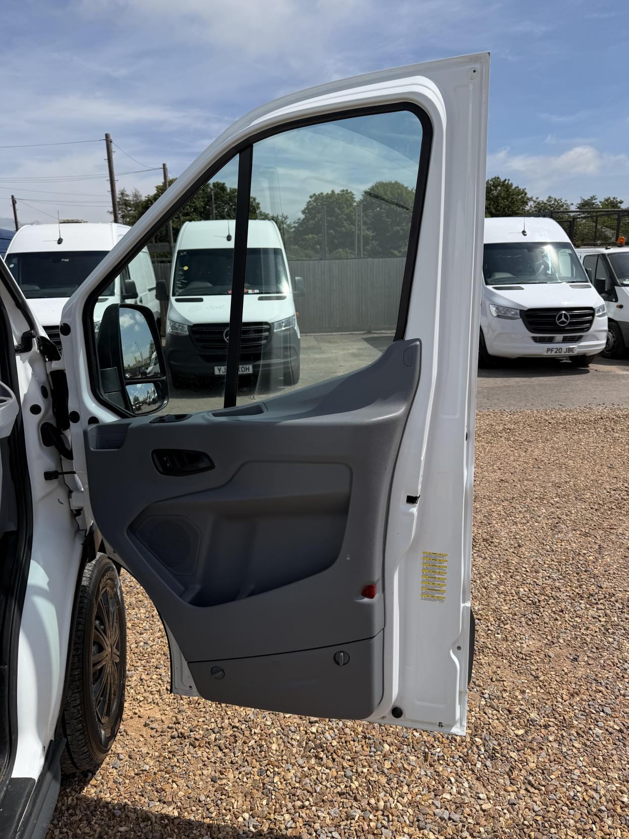 2015 Ford Transit 2.2 TDCi 350 Trend Panel Van 5dr Diesel Manual RWD L3 H2 Euro 5 (125 ps) - Thumbnail 14