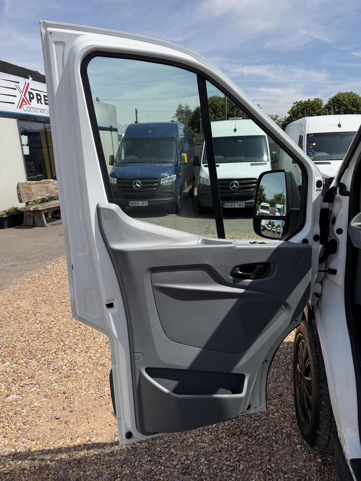 2015 Ford Transit 2.2 TDCi 350 Trend Panel Van 5dr Diesel Manual RWD L3 H2 Euro 5 (125 ps) - Thumbnail 15