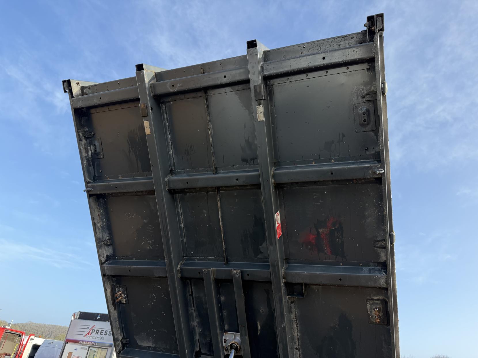 Nissan NT400 Cabstar 3.0 Tipper (2016 - 2020)