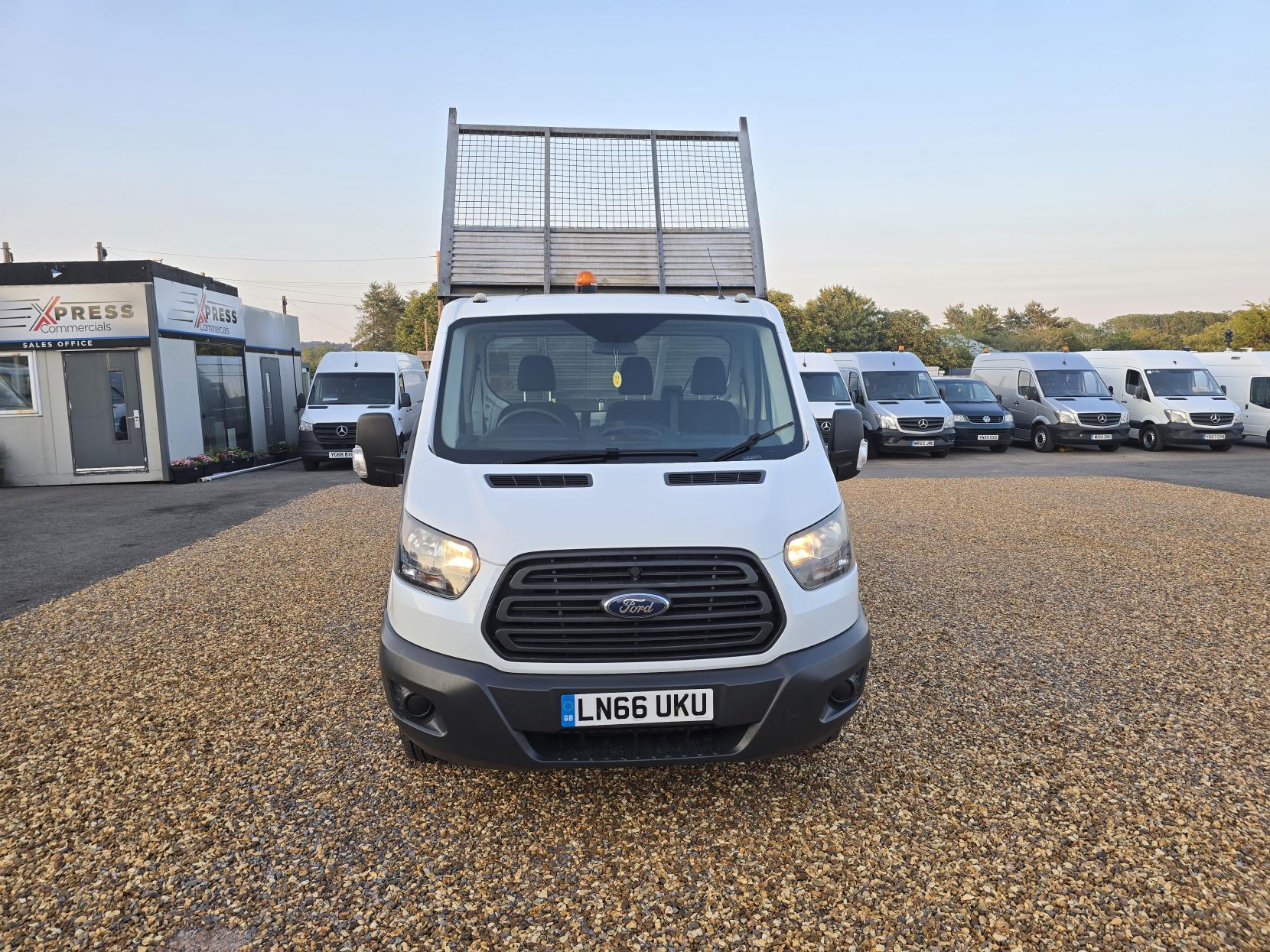 Ford Transit 2.0 350 EcoBlue 1-Way Tipper 2dr Diesel Manual RWD L2 Euro 6 (1-Stop, DRW) (130 ps)