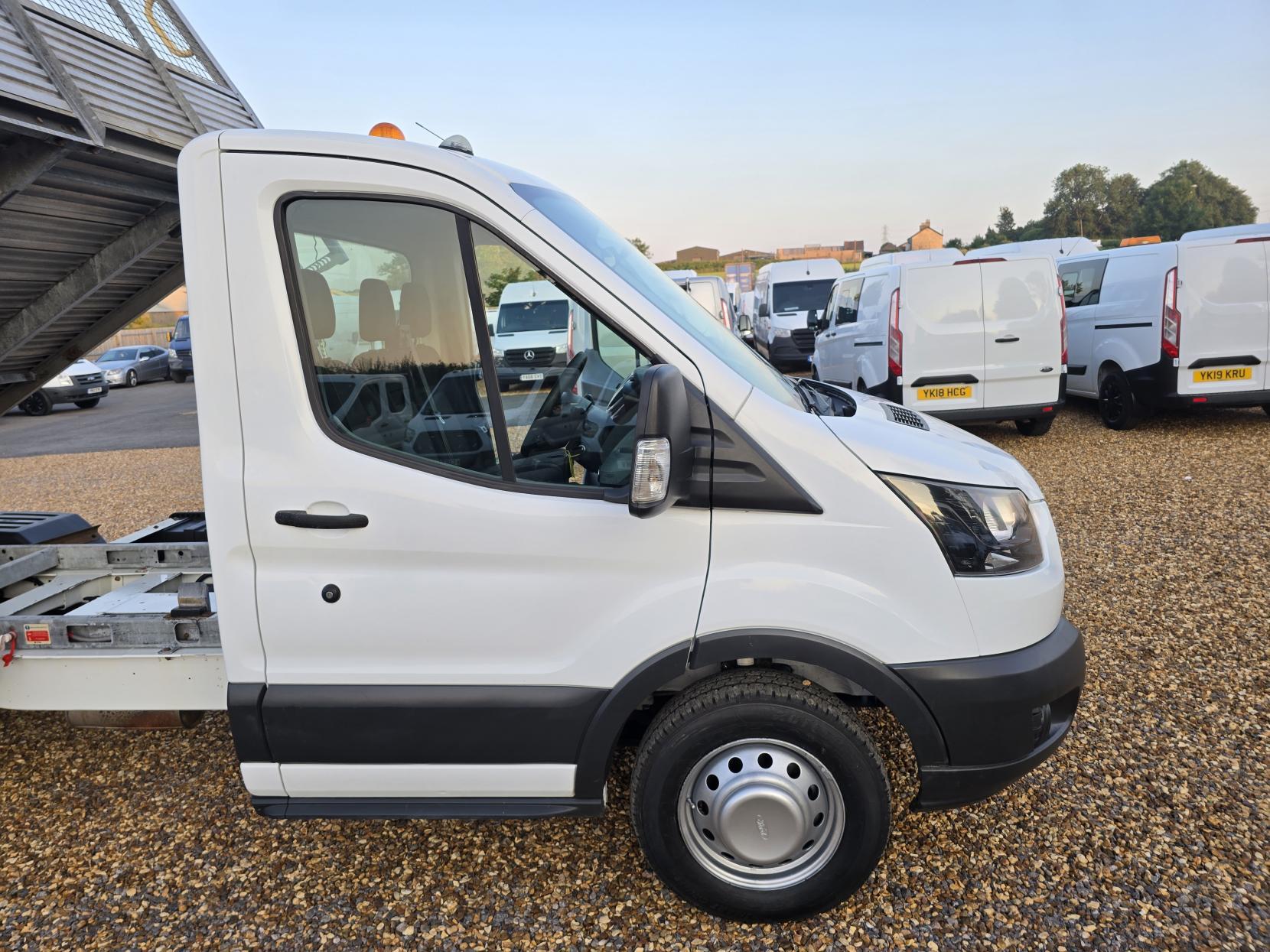 Ford Transit 2.0 350 EcoBlue 1-Way Tipper 2dr Diesel Manual RWD L2 Euro 6 (1-Stop, DRW) (130 ps)