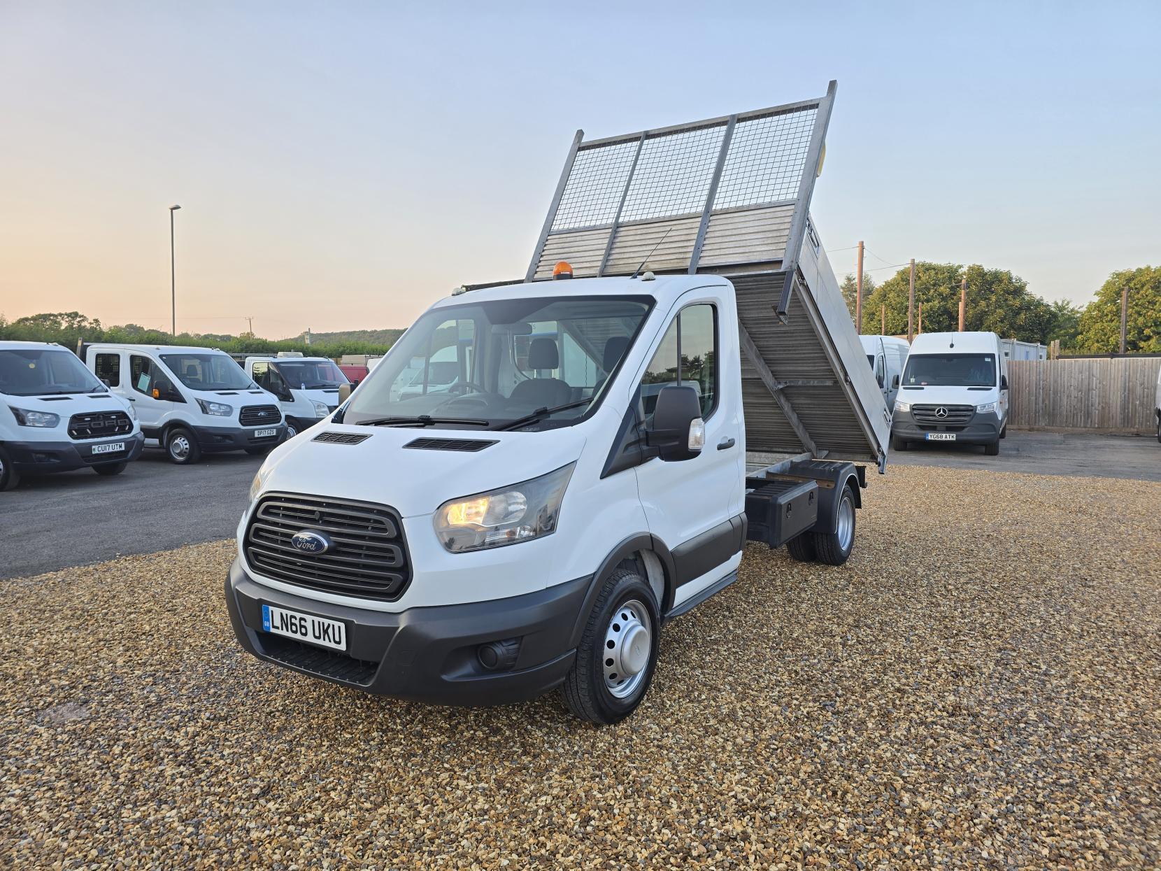 Ford Transit 2.0 350 EcoBlue 1-Way Tipper 2dr Diesel Manual RWD L2 Euro 6 (1-Stop, DRW) (130 ps)