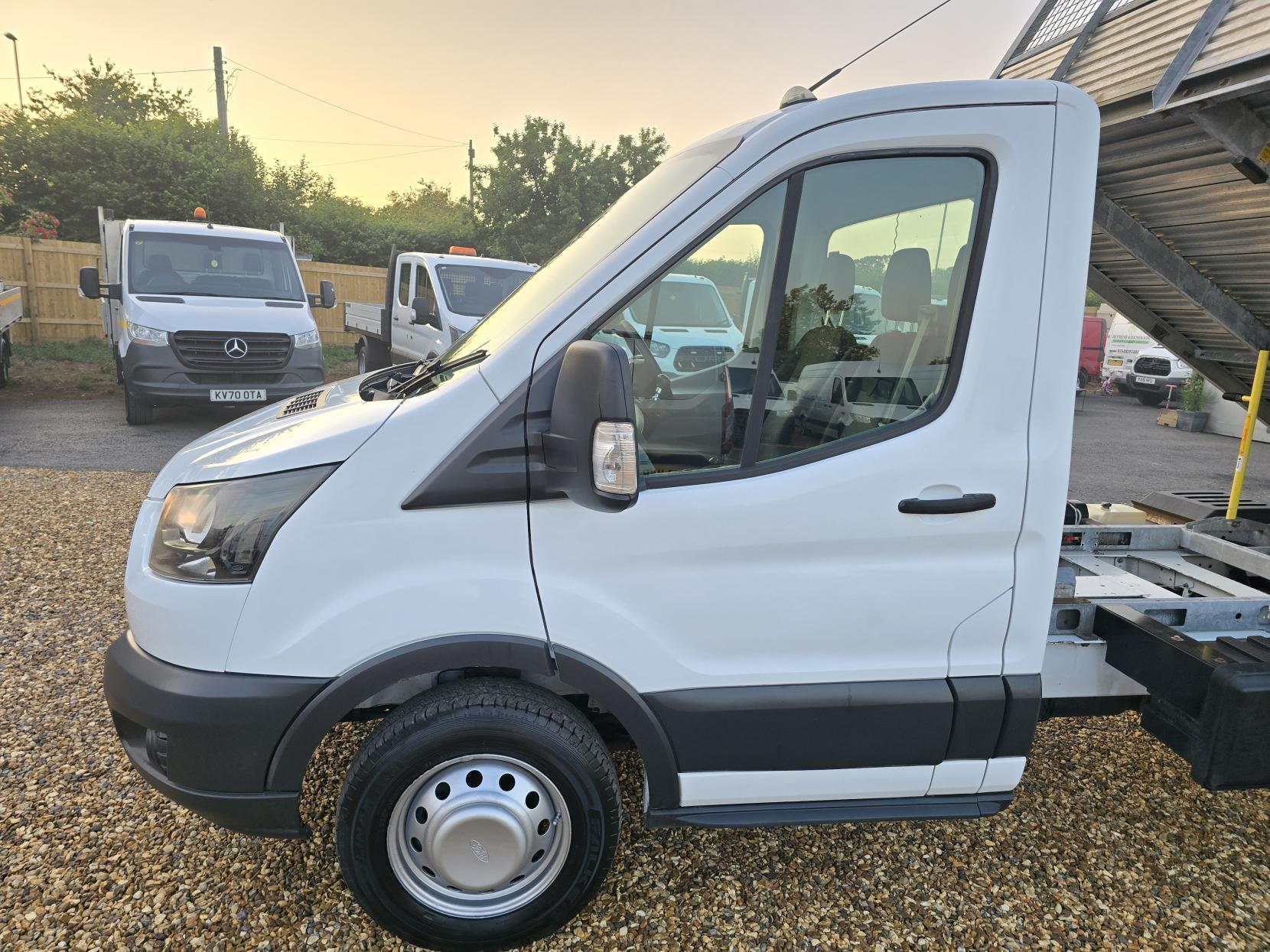 Ford Transit 2.0 350 EcoBlue 1-Way Tipper 2dr Diesel Manual RWD L2 Euro 6 (1-Stop, DRW) (130 ps)