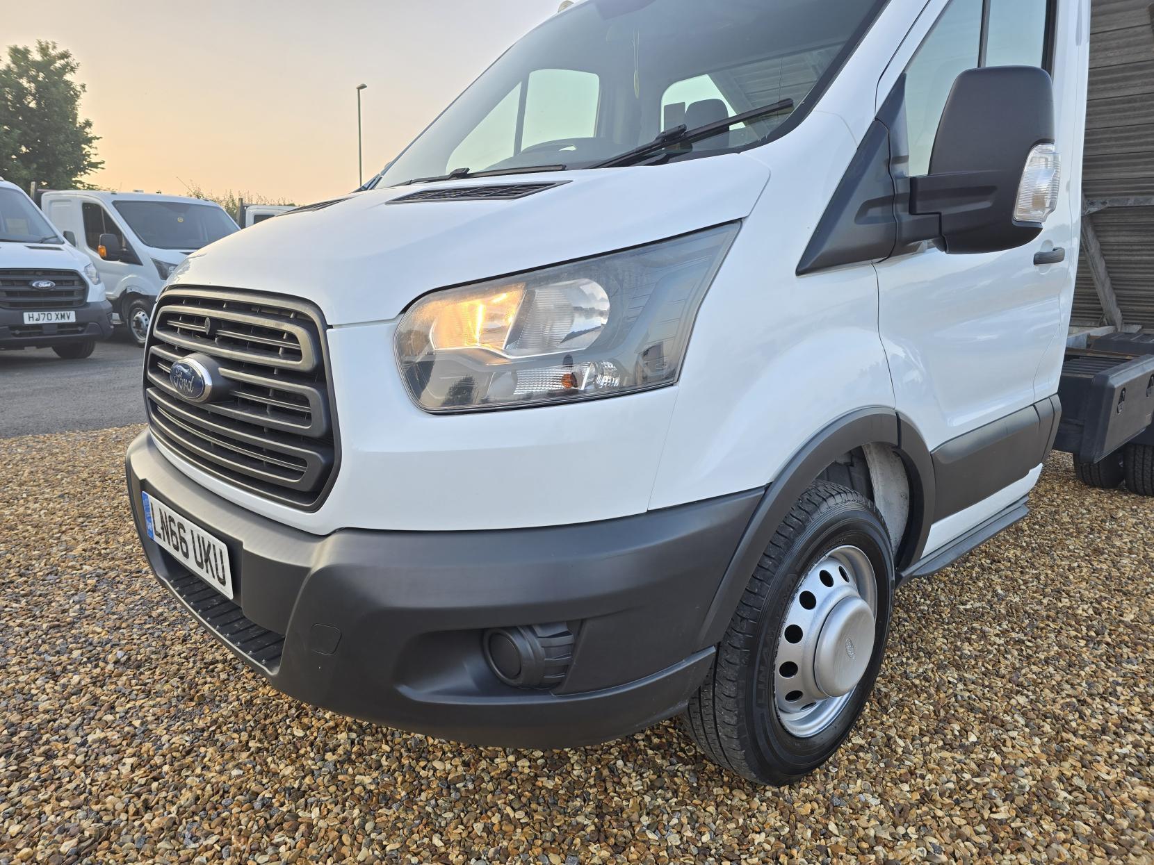 Ford Transit 2.0 350 EcoBlue 1-Way Tipper 2dr Diesel Manual RWD L2 Euro 6 (1-Stop, DRW) (130 ps)