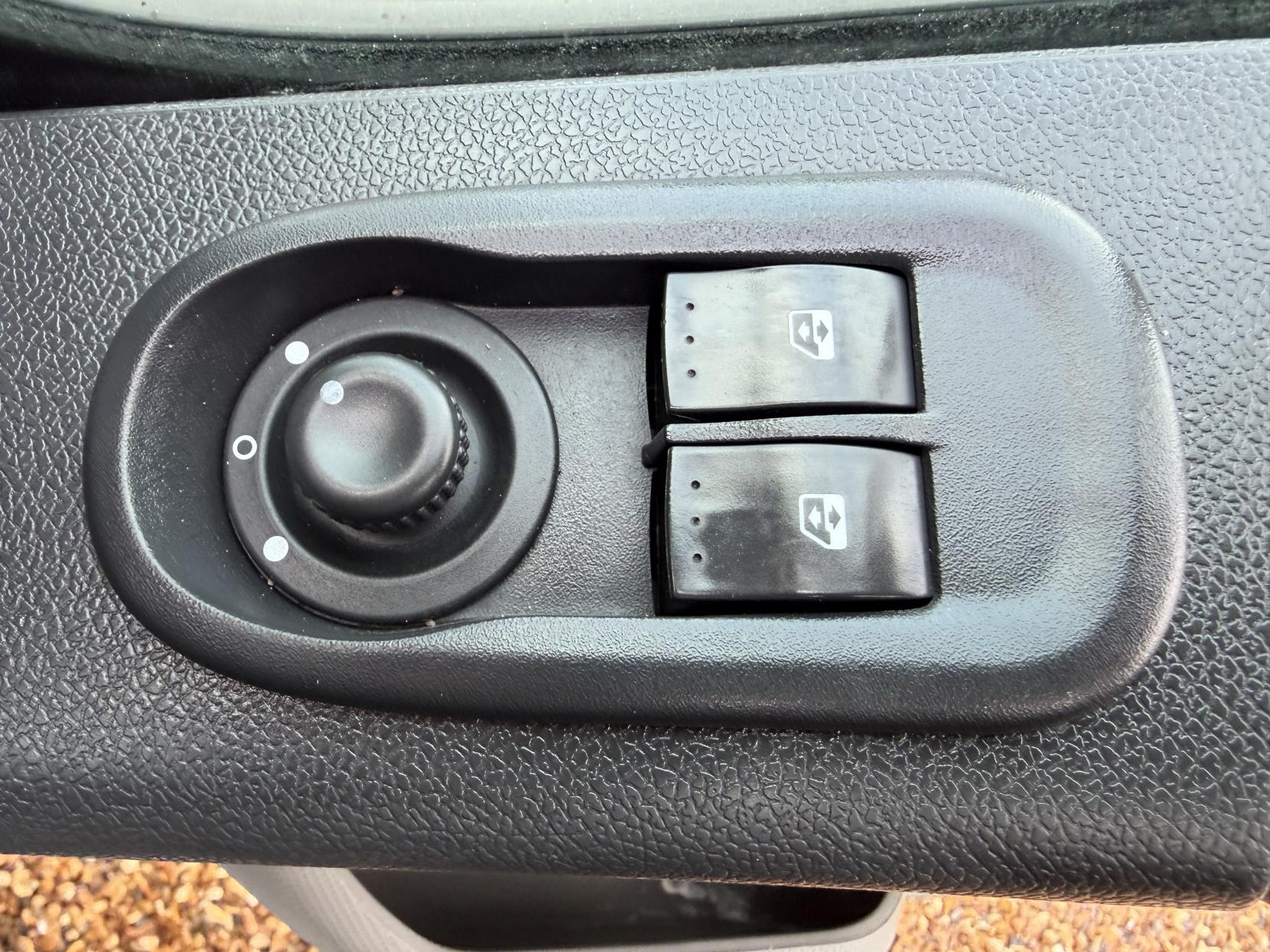 Vauxhall Movano 2.3 CDTi 3500 Panel Van 5dr Diesel Manual FWD L2 H2 Euro 6 (130 ps)