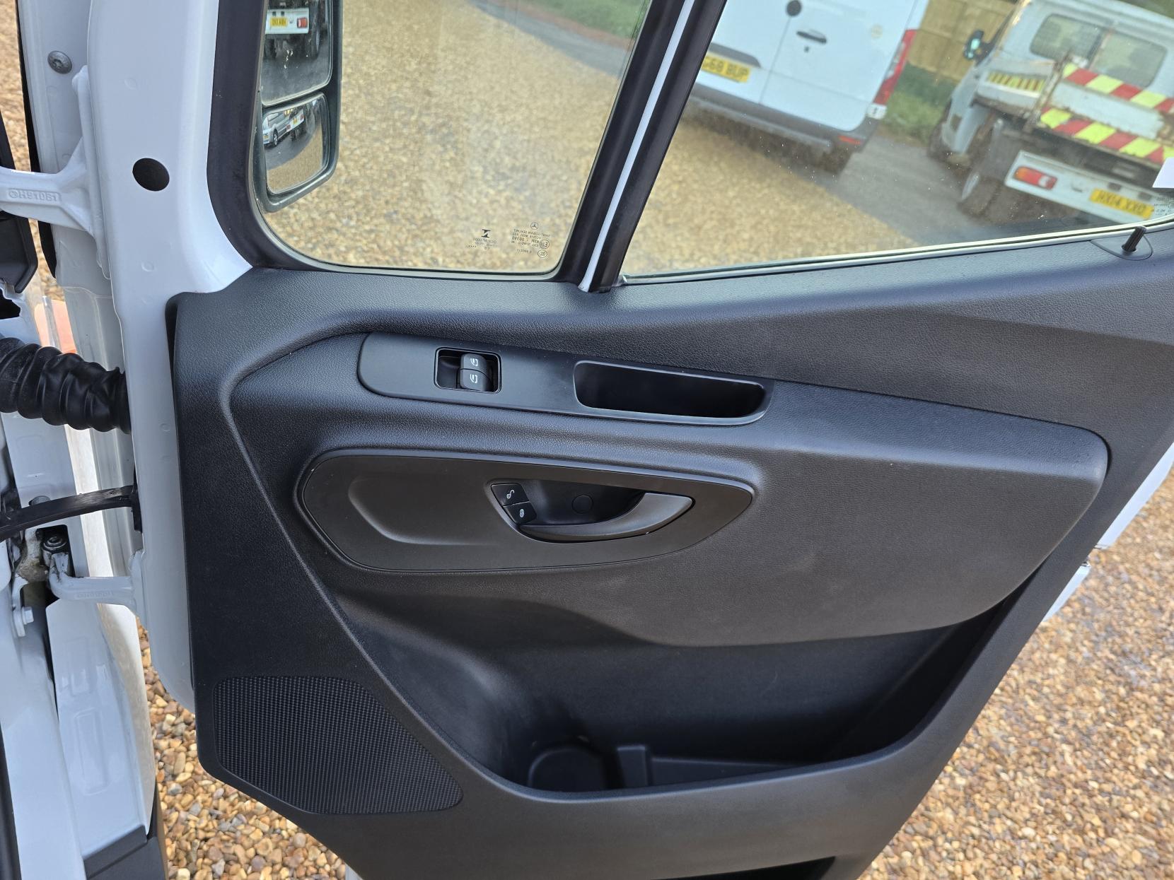 Mercedes-Benz Sprinter 2.1 311 CDI Panel Van 5dr Diesel Manual RWD L3 H2 Euro 6 (114 ps)