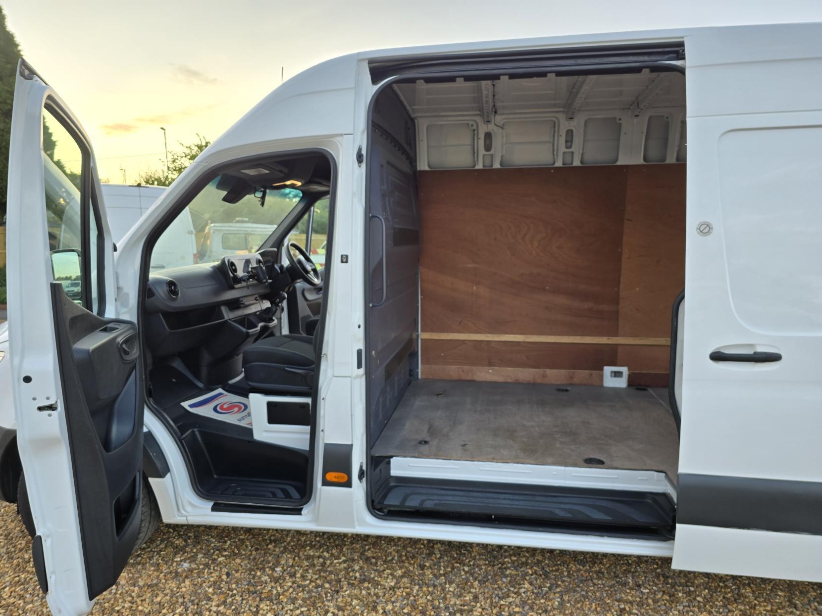 Mercedes-Benz Sprinter 2.1 311 CDI Panel Van 5dr Diesel Manual RWD L3 H2 Euro 6 (114 ps)