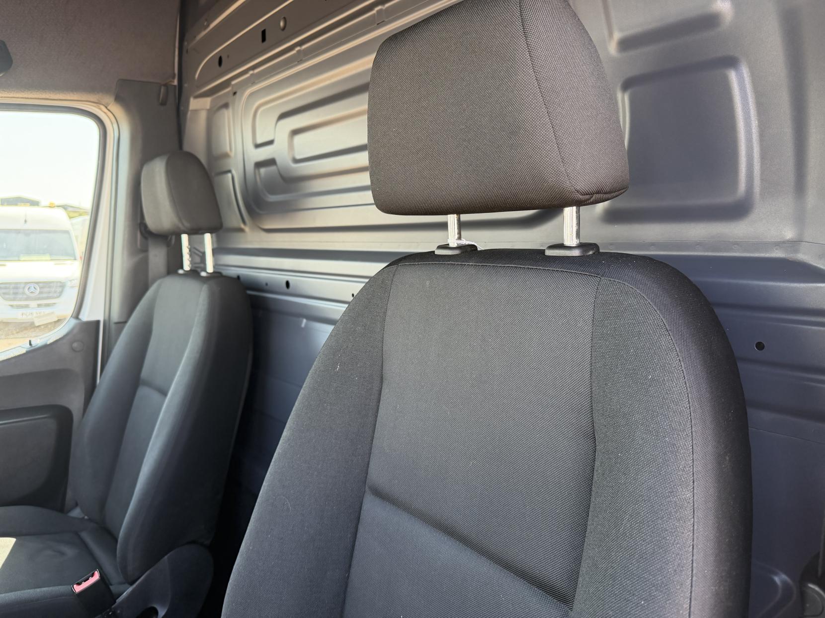 2019 Mercedes-Benz Sprinter 2.1 311 CDI Panel Van 5dr Diesel Manual RWD L3 H2 Euro 6 (114 ps) - Thumbnail 19