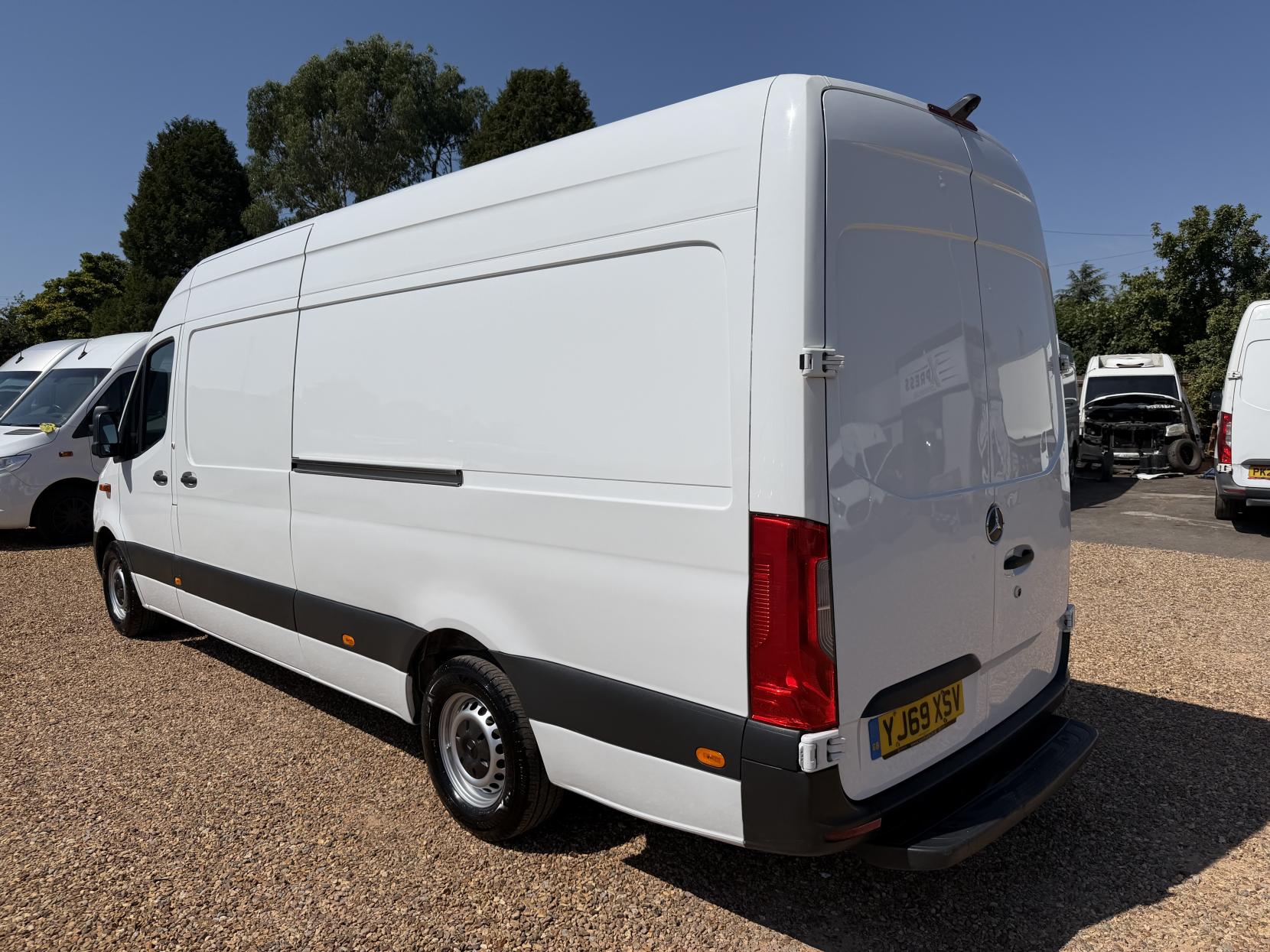 2019 Mercedes-Benz Sprinter 2.1 311 CDI Panel Van 5dr Diesel Manual RWD L3 H2 Euro 6 (114 ps) - Thumbnail 9