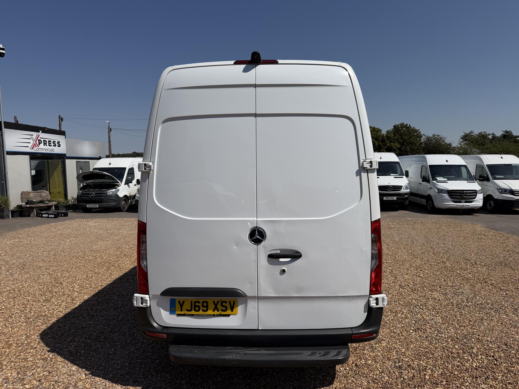 2019 Mercedes-Benz Sprinter 2.1 311 CDI Panel Van 5dr Diesel Manual RWD L3 H2 Euro 6 (114 ps) - Thumbnail 10