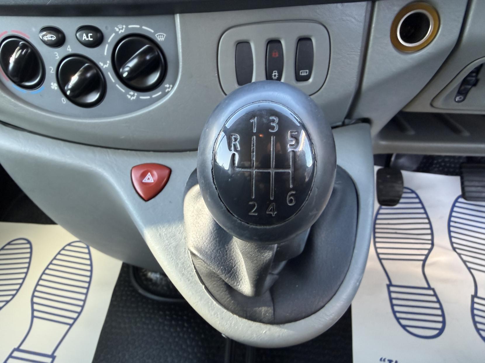 2014 Vauxhall Vivaro 2.0 CDTi ecoFLEX Panel Van 4dr Diesel Manual FWD L3 (180 g/km, 113 bhp) - Thumbnail 41