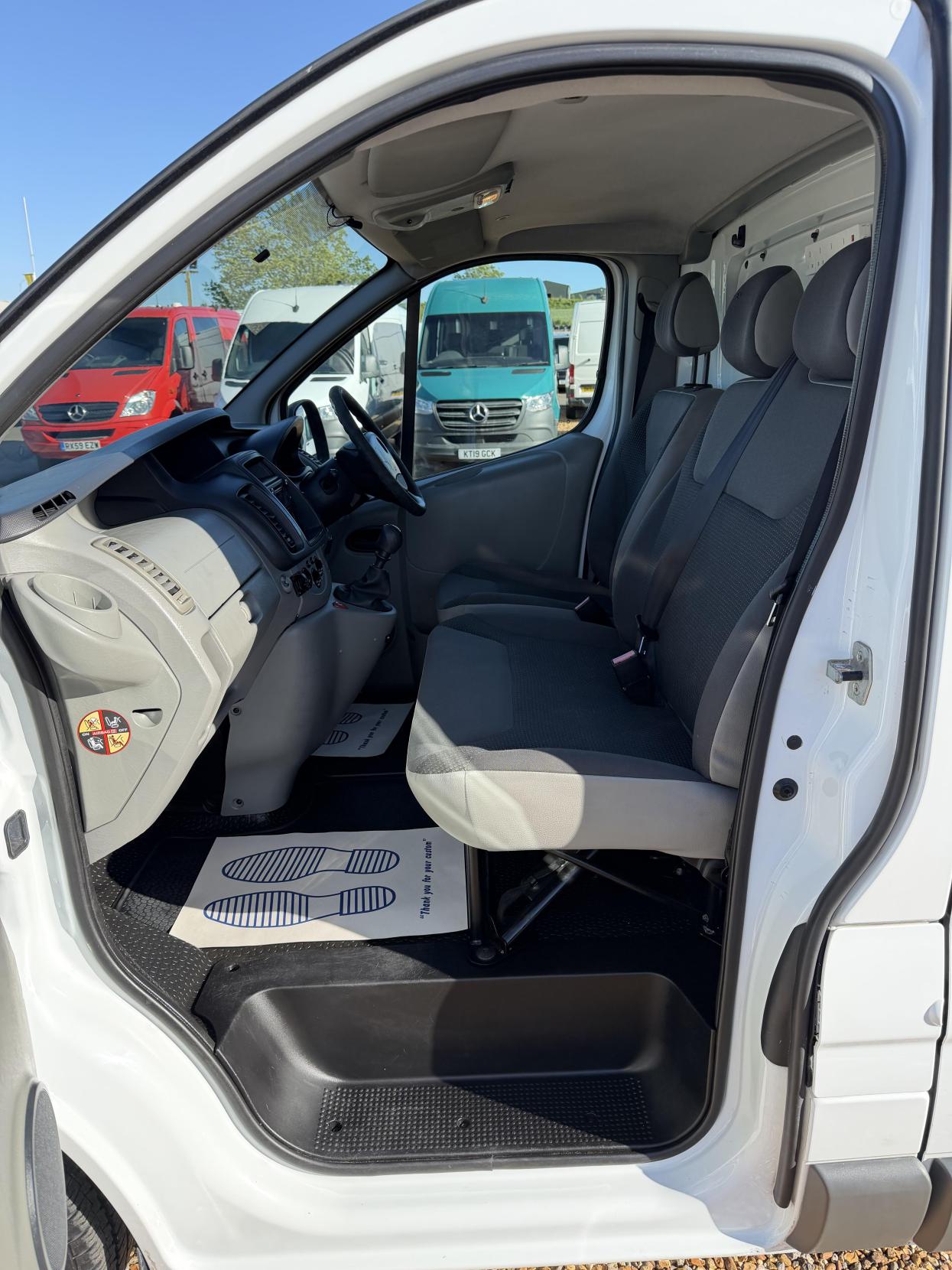2014 Vauxhall Vivaro 2.0 CDTi ecoFLEX Panel Van 4dr Diesel Manual FWD L3 (180 g/km, 113 bhp) - Thumbnail 19