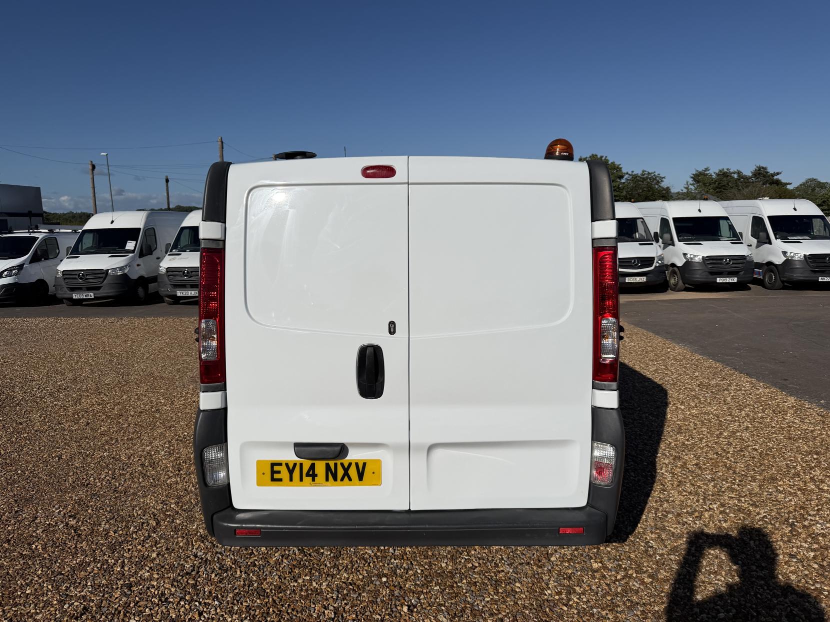 2014 Vauxhall Vivaro 2.0 CDTi ecoFLEX Panel Van 4dr Diesel Manual FWD L3 (180 g/km, 113 bhp) - Thumbnail 9