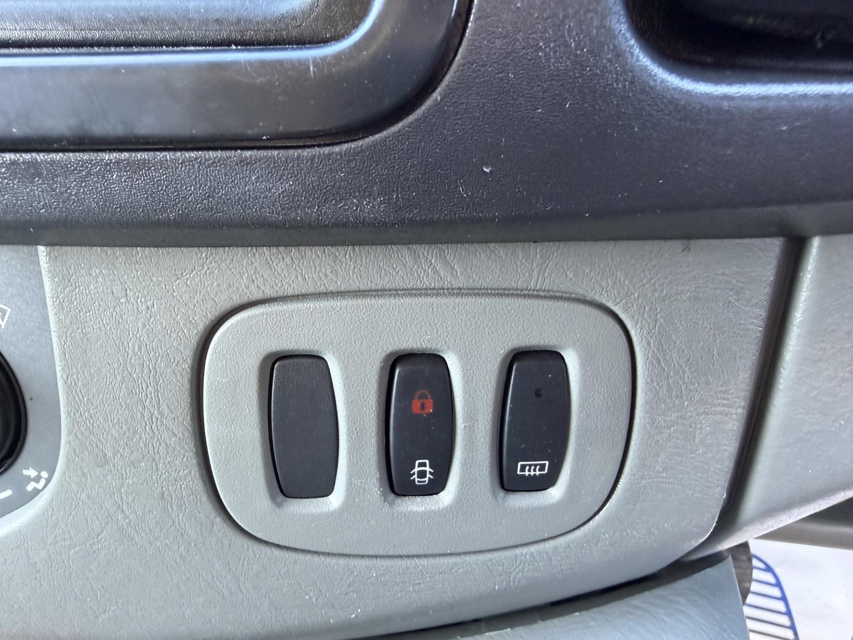 2014 Vauxhall Vivaro 2.0 CDTi ecoFLEX Panel Van 4dr Diesel Manual FWD L3 (180 g/km, 113 bhp) - Thumbnail 43