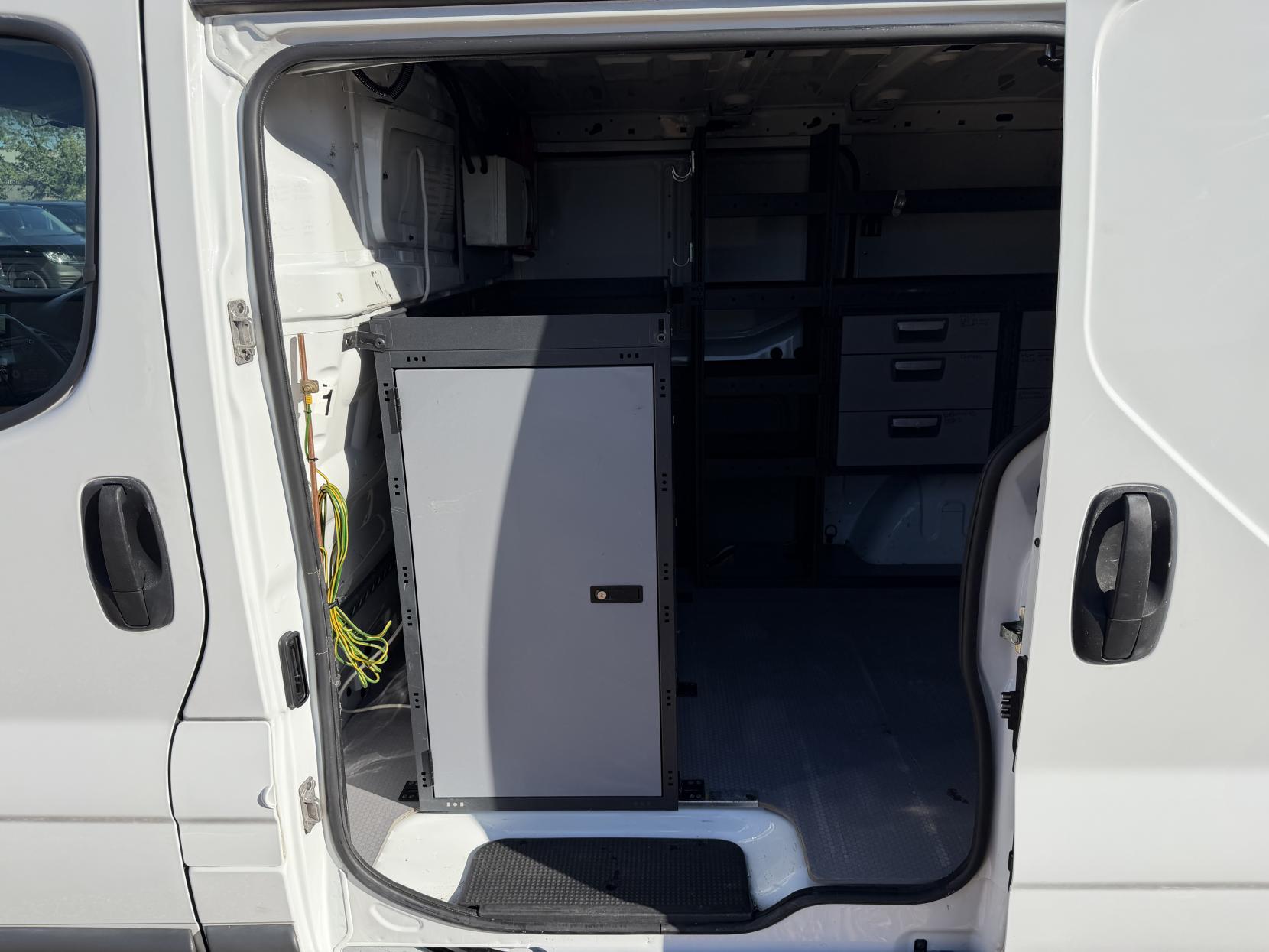2014 Vauxhall Vivaro 2.0 CDTi ecoFLEX Panel Van 4dr Diesel Manual FWD L3 (180 g/km, 113 bhp) - Thumbnail 17