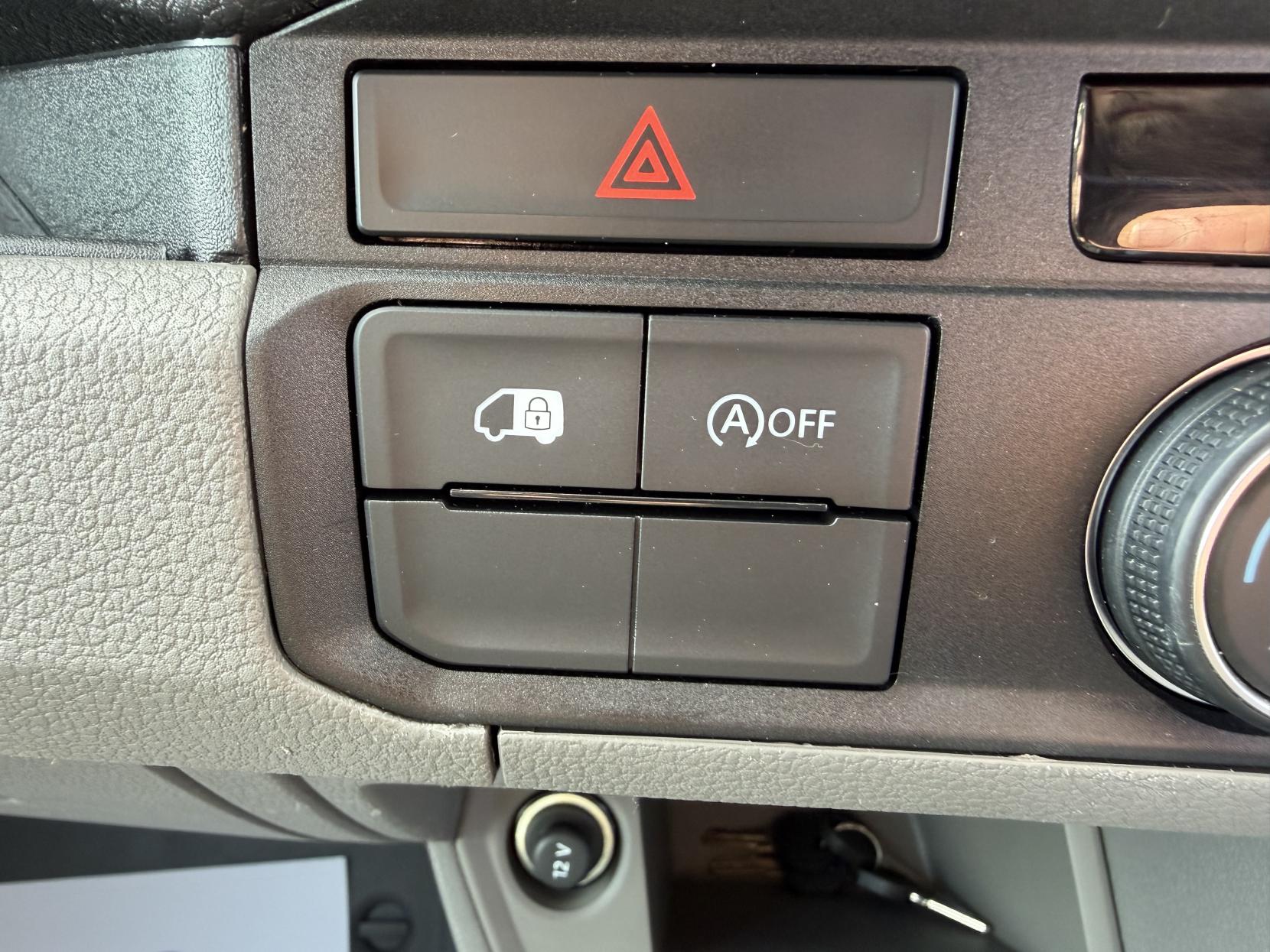 Volkswagen Crafter 2.0 TDI CR35 BlueMotion Tech Trendline Panel Van 5dr Diesel Manual FWD MWB High Roof Euro 6 (s/s) (140 ps)