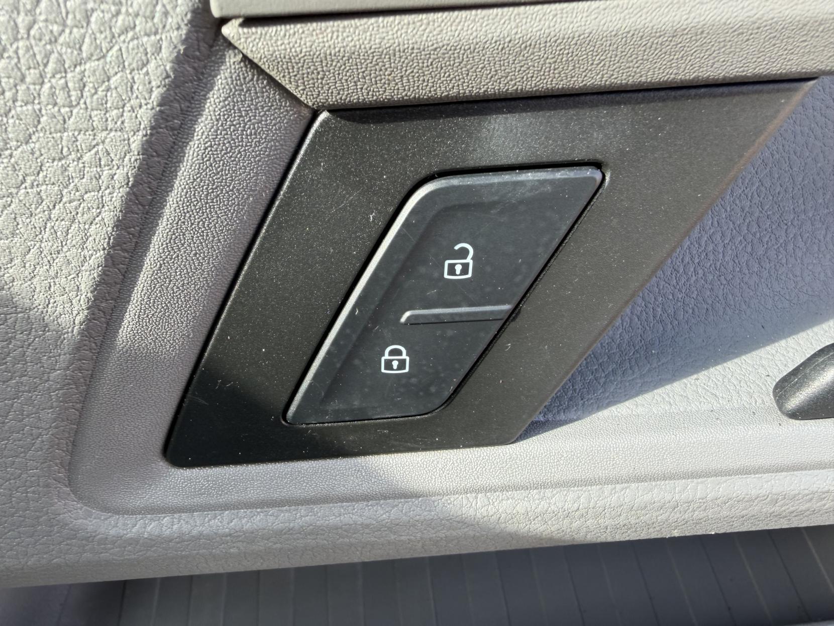 Volkswagen Crafter 2.0 TDI CR35 BlueMotion Tech Trendline Panel Van 5dr Diesel Manual FWD MWB High Roof Euro 6 (s/s) (140 ps)